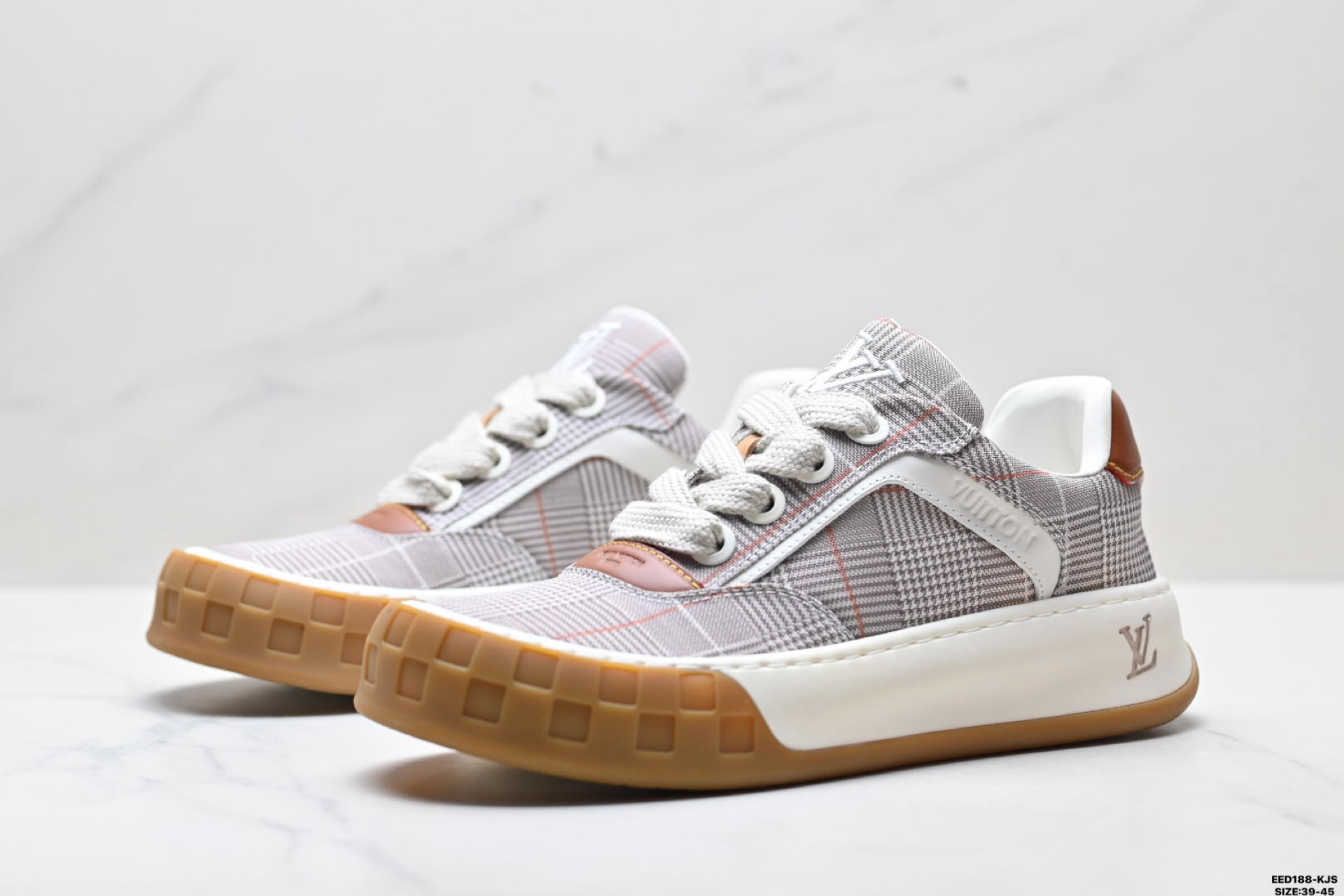 400 纯原Louis Vuitton Tilted 绒面小牛皮 路易威登 休闲运动文化百搭板鞋-Chinese UA Cheap High Quatity Brand Clothes Bags handbags Sneakers wholesale wholesaler seller from China Factory suppliers Fashion Clothing Shoes best Quality Beautiful Price 400 纯原Louis Vuitton Tilted 绒面小牛皮 路易威登 休闲运动文化百搭板鞋
