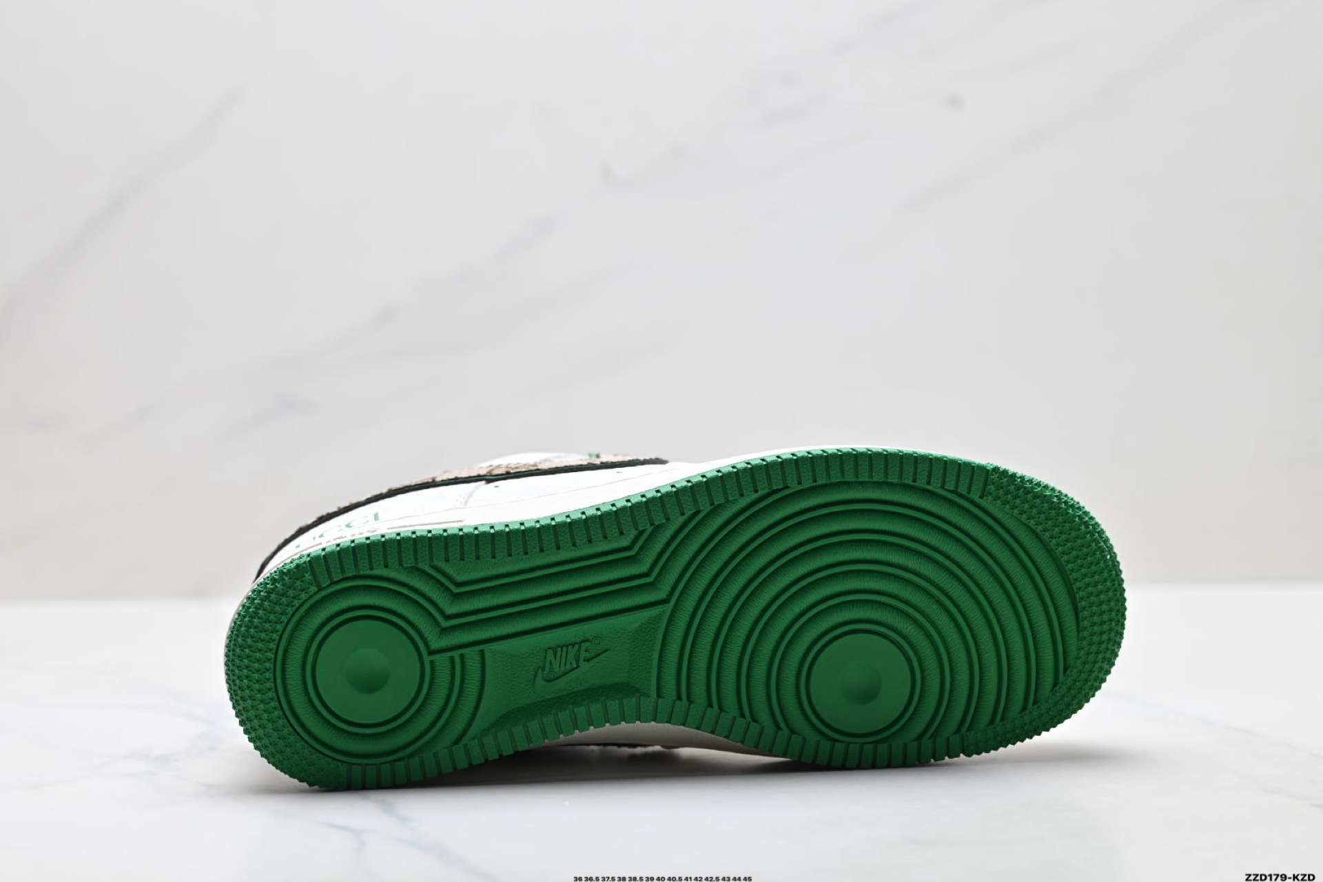 NIKE AIR FORCE 1‘07 LV8 MM3399-822