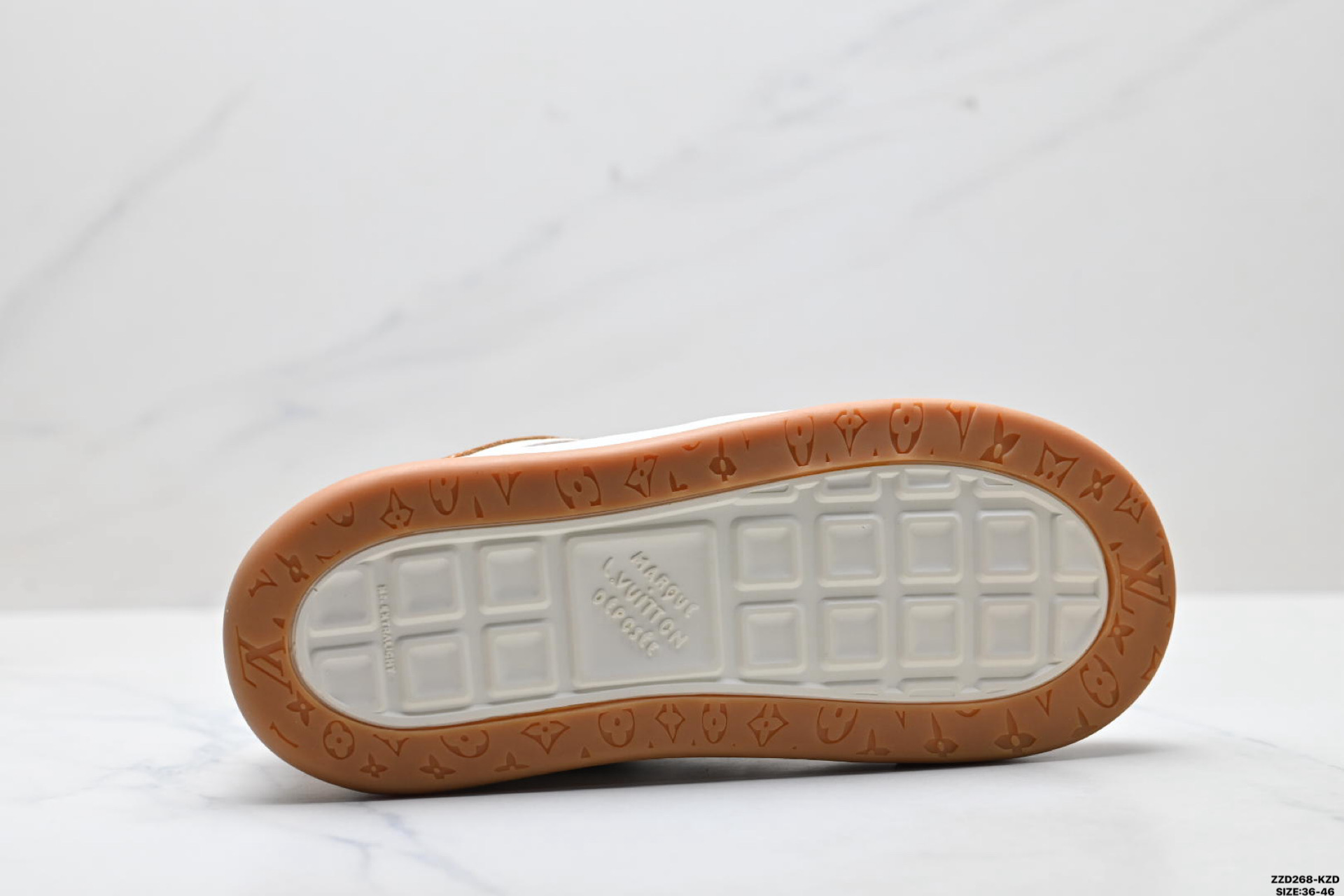270 Louis Vuitton Tilted 绒面小牛皮 路易威登 休闲运动文化百搭板鞋-Chinese UA Cheap High Quatity Brand Clothes Bags handbags Sneakers wholesale wholesaler seller from China Factory suppliers Fashion Clothing Shoes best Quality Beautiful Price 270 Louis Vuitton Tilted 绒面小牛皮 路易威登 休闲运动文化百搭板鞋
