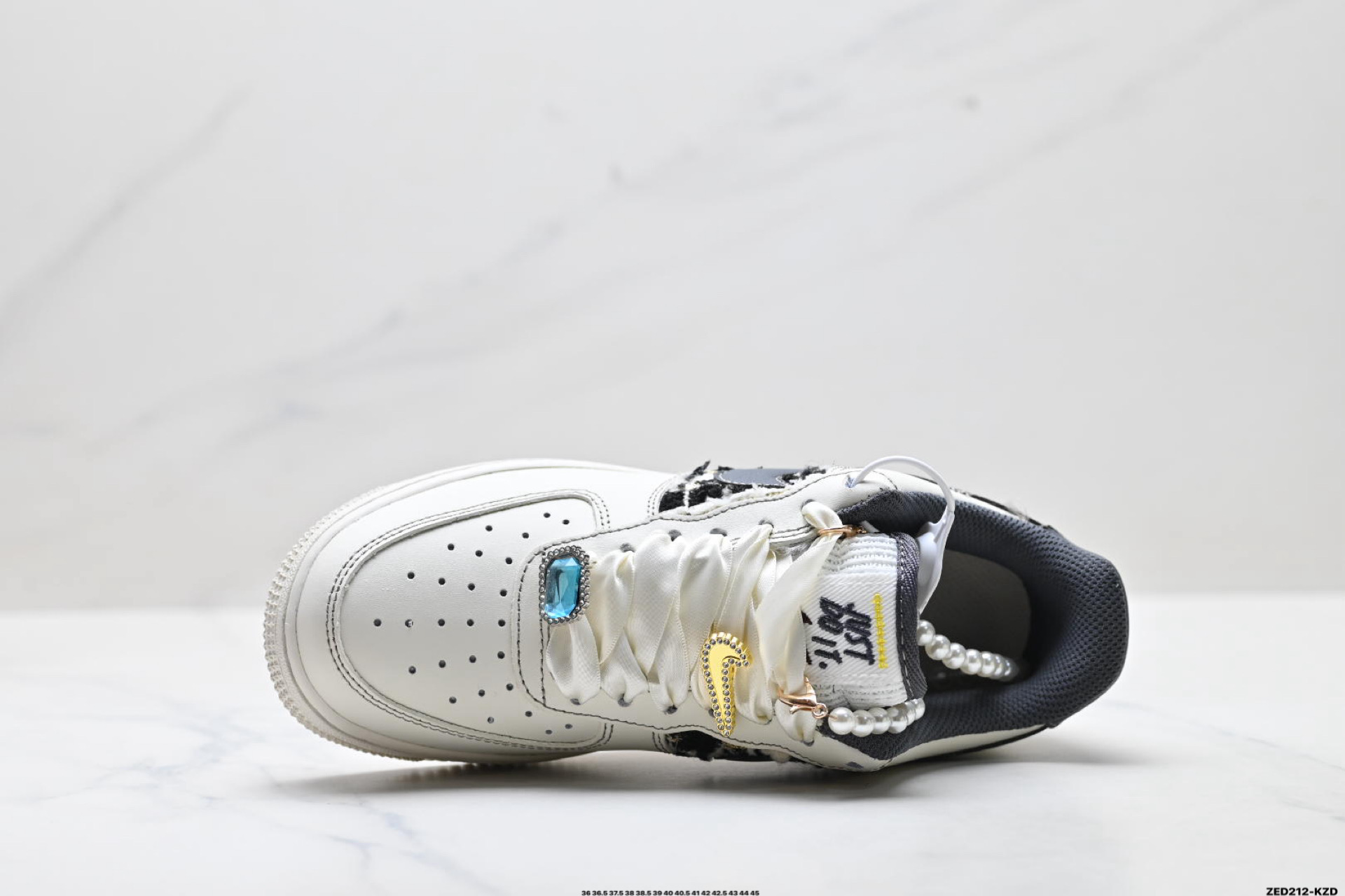 NIKE AIR FORCE 1‘07 LV8 FJ7740-071