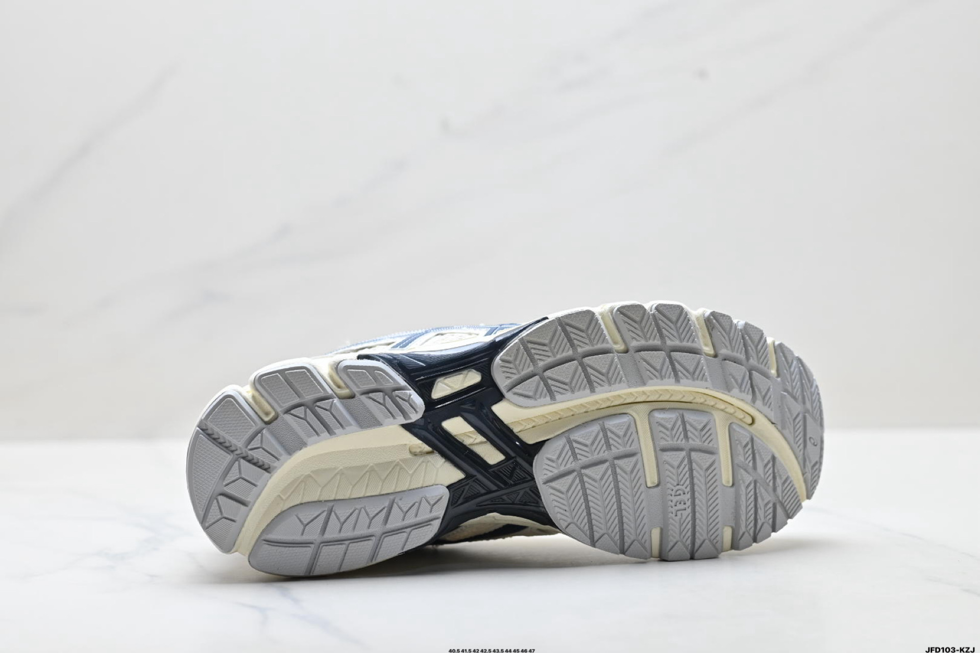 190 Asics Gel-Kayano 20 亚瑟士 舒适百搭耐磨支撑透气 低帮跑步鞋 1203A388-104