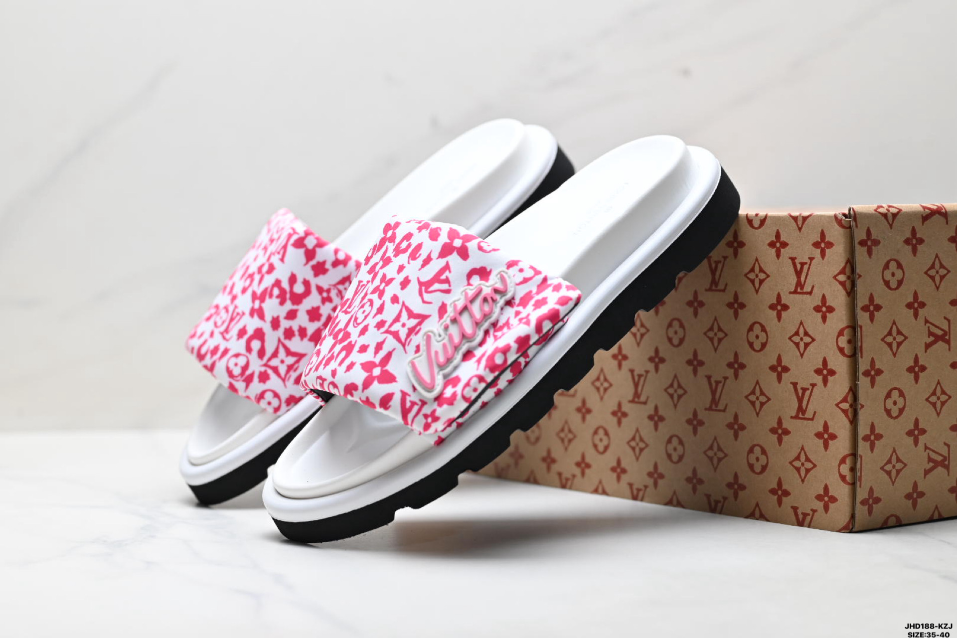 210 纯原Louis Vuitton 路易威登 牛仔布 经典老花 LV 拖鞋-Chinese UA Cheap High Quatity Brand Clothes Bags handbags Sneakers wholesale wholesaler seller from China Factory suppliers Fashion Clothing Shoes best Quality Beautiful Price 210 纯原Louis Vuitton 路易威登 牛仔布 经典老花 LV 拖鞋