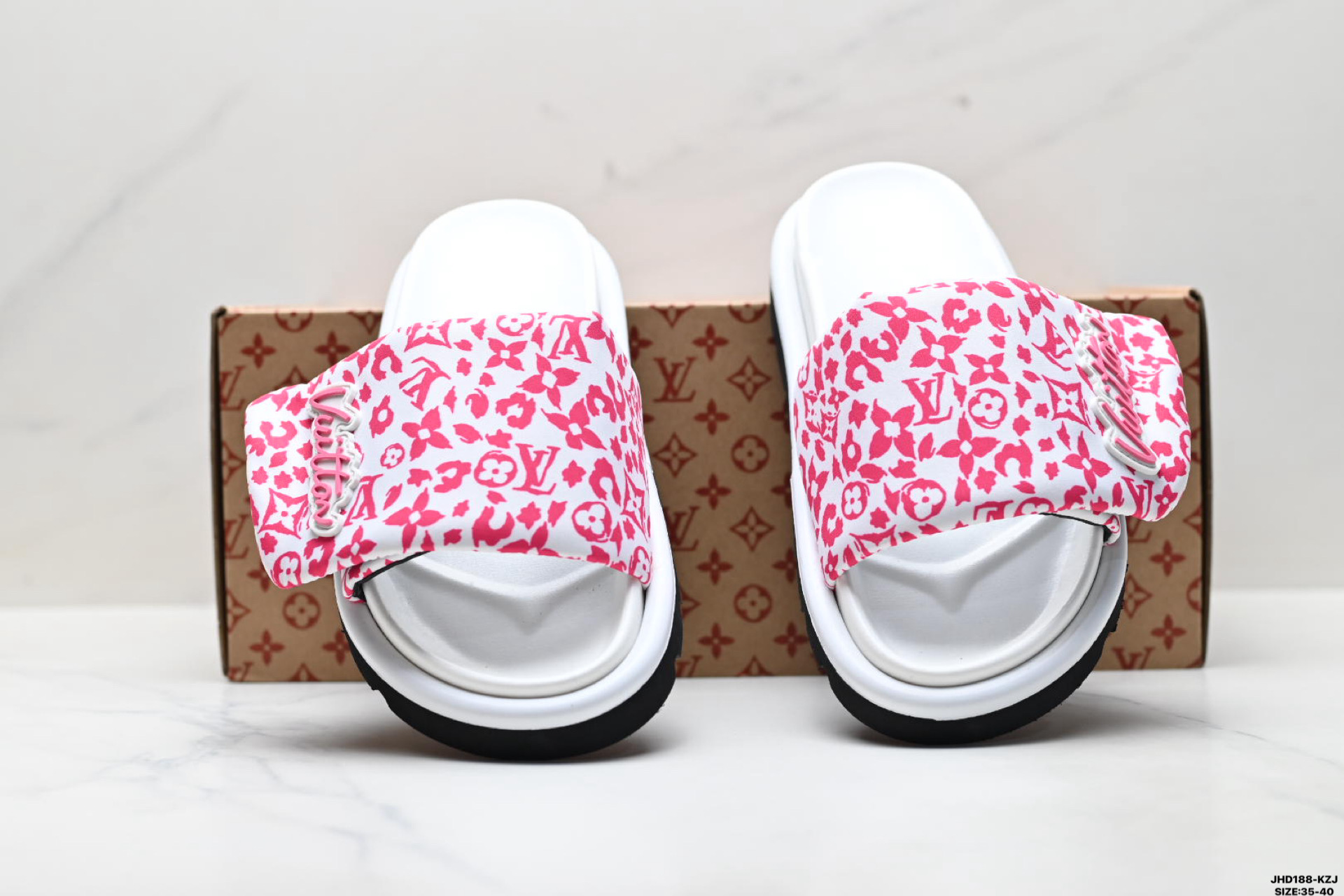 210 纯原Louis Vuitton 路易威登 牛仔布 经典老花 LV 拖鞋-Chinese UA Cheap High Quatity Brand Clothes Bags handbags Sneakers wholesale wholesaler seller from China Factory suppliers Fashion Clothing Shoes best Quality Beautiful Price 210 纯原Louis Vuitton 路易威登 牛仔布 经典老花 LV 拖鞋
