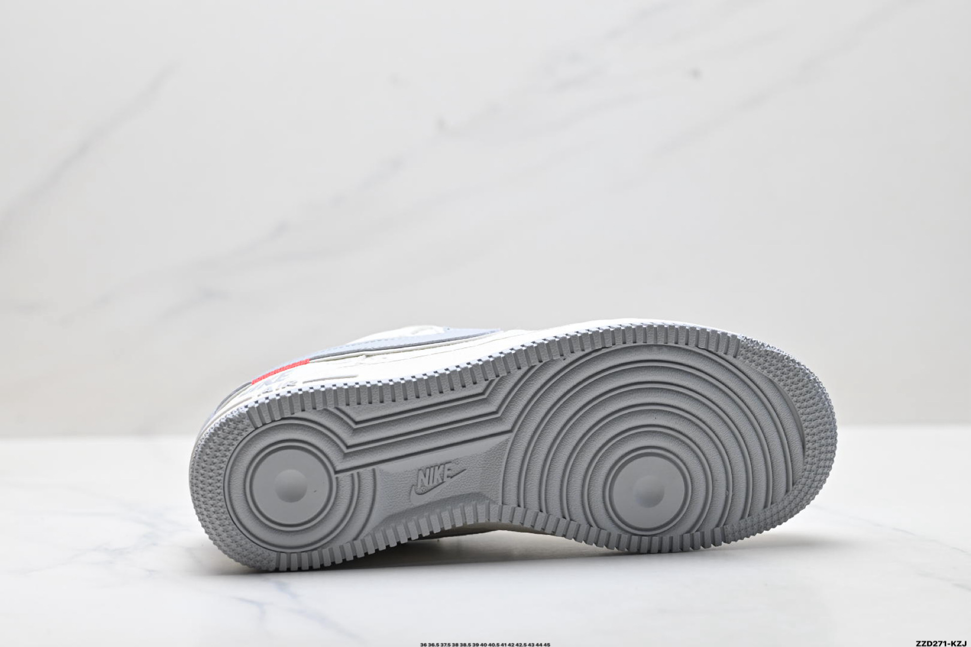NIKE AIR FORCE 1‘07 LV8 DN9688-102