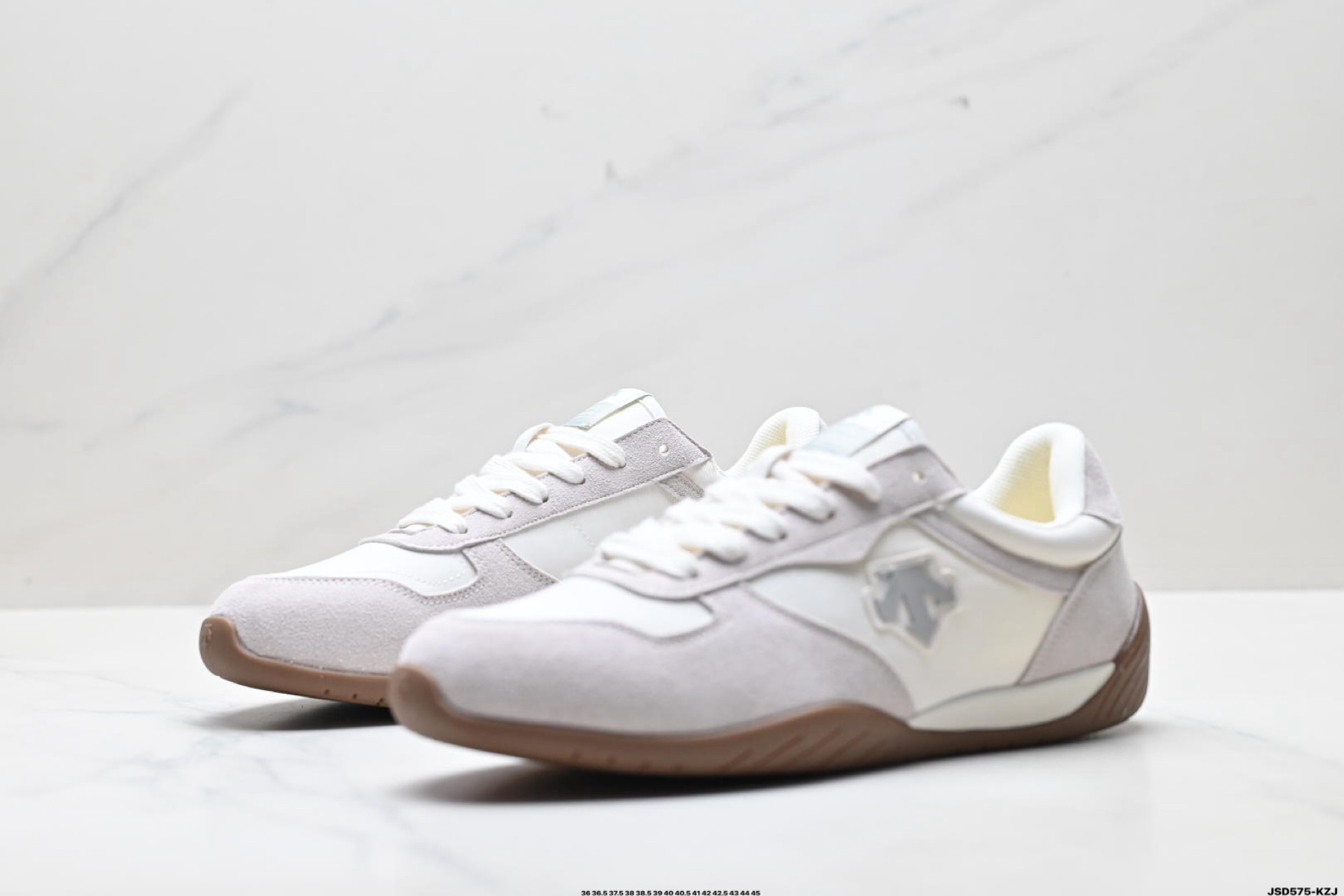 220 DESCENTE迪桑特CHRON TEMPO SLIM系列 复古薄底赛车 运动休闲鞋 D6231LSN54-Chinese UA Cheap High Quatity Brand Clothes Bags handbags Sneakers wholesale wholesaler seller from China Factory suppliers Fashion Clothing Shoes best Quality Beautiful Price 220 DESCENTE迪桑特CHRON TEMPO SLIM系列 复古薄底赛车 运动休闲鞋 D6231LSN54