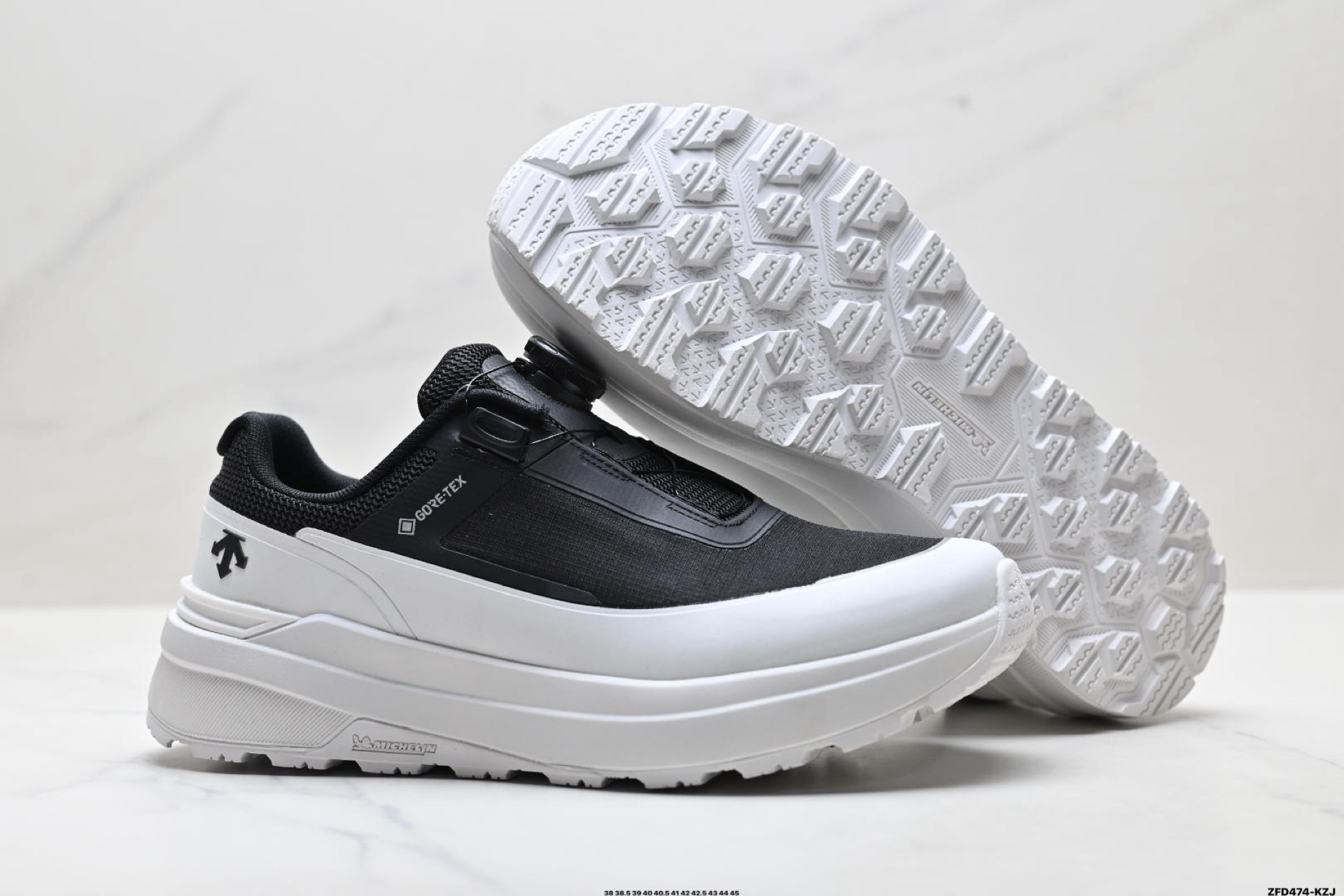 310 迪桑特DESCENTE PRIMER GTX 2.0 都市通勤 GORE-TEX 时尚舒适 防滑耐磨 时尚休闲运动覆盖防水男子越野跑鞋 D3432LCR23