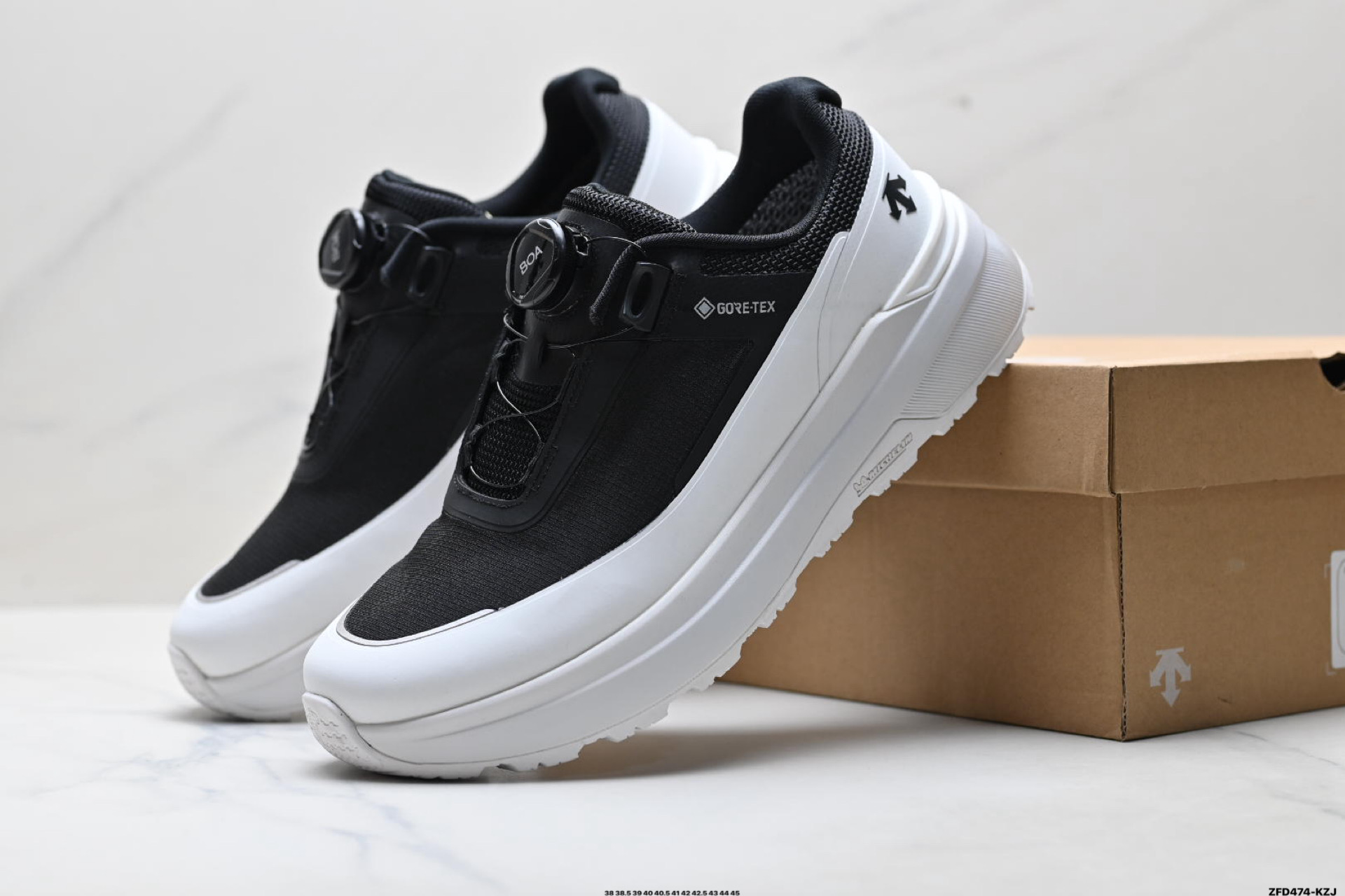 310 迪桑特DESCENTE PRIMER GTX 2.0 都市通勤 GORE-TEX 时尚舒适 防滑耐磨 时尚休闲运动覆盖防水男子越野跑鞋 D3432LCR23
