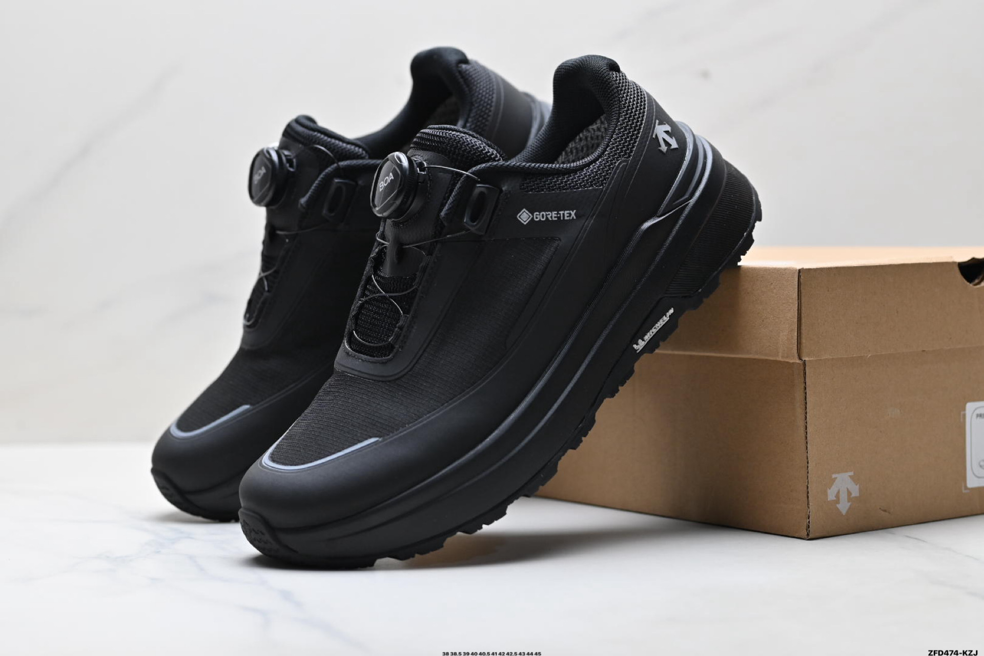 310 迪桑特DESCENTE PRIMER GTX 2.0 都市通勤 GORE-TEX 时尚舒适 防滑耐磨 时尚休闲运动覆盖防水男子越野跑鞋 D3432LCR23
