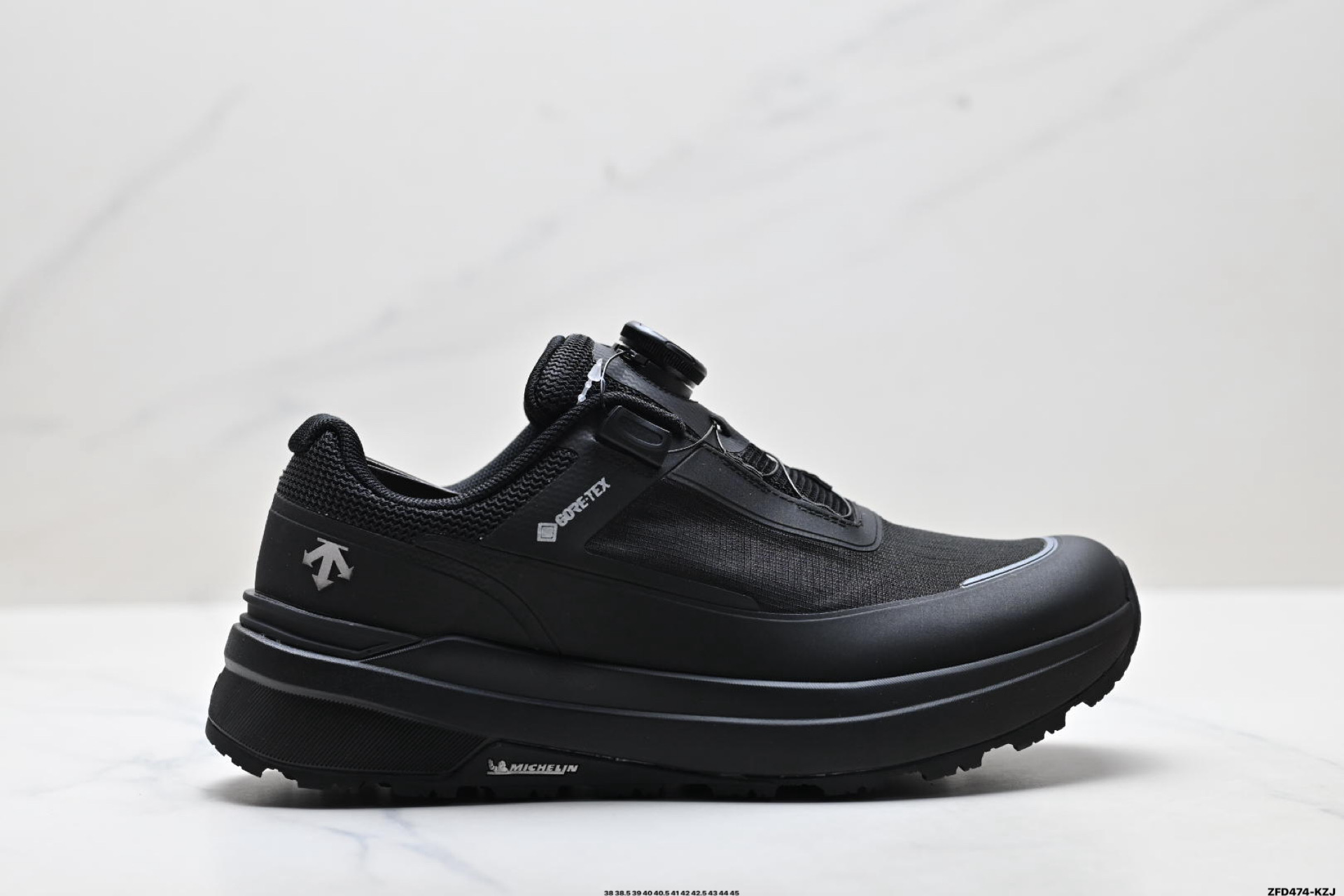 310 迪桑特DESCENTE PRIMER GTX 2.0 都市通勤 GORE-TEX 时尚舒适 防滑耐磨 时尚休闲运动覆盖防水男子越野跑鞋 D3432LCR23