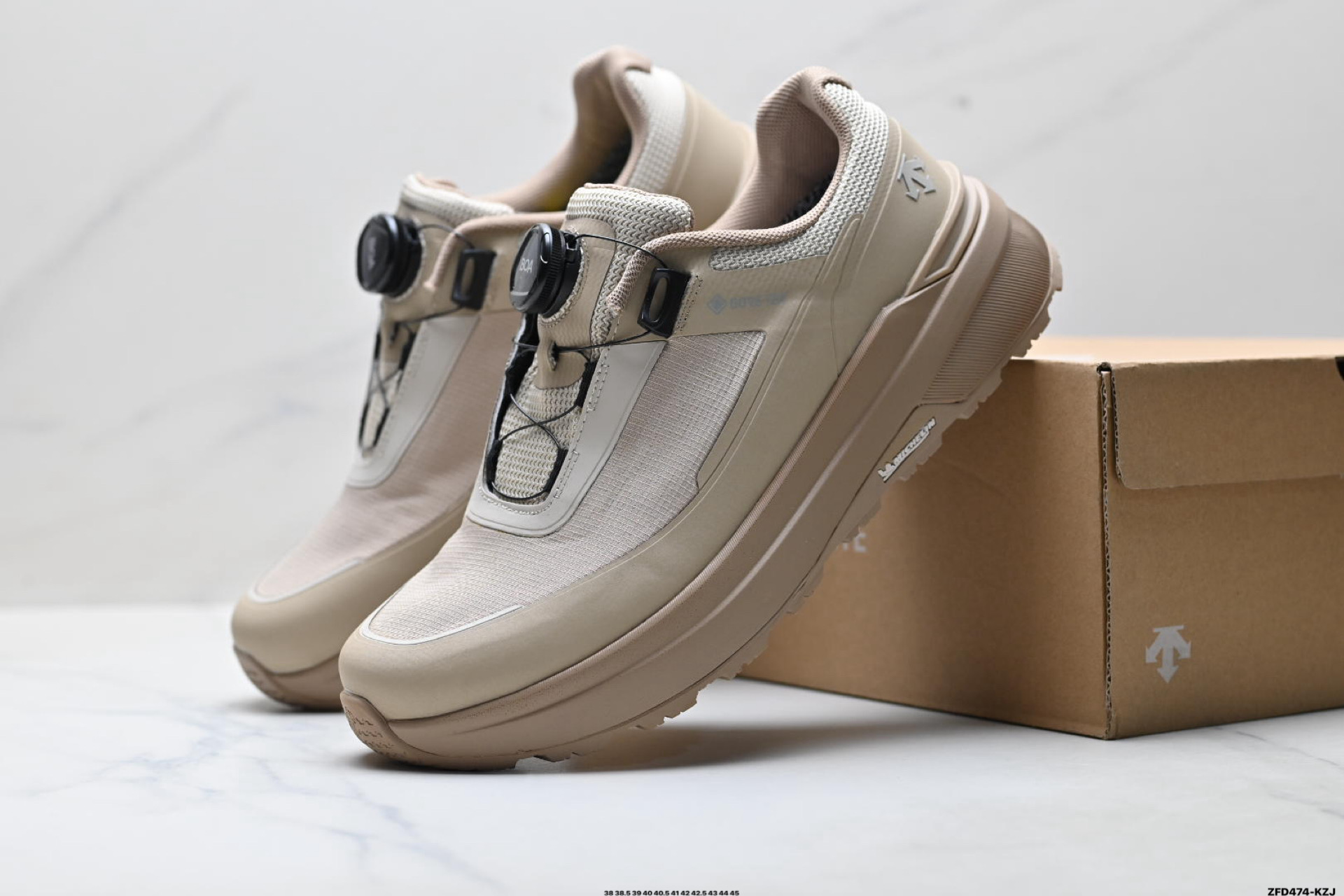 310 迪桑特DESCENTE PRIMER GTX 2.0 都市通勤 GORE-TEX 时尚舒适 防滑耐磨 时尚休闲运动覆盖防水男子越野跑鞋 D3432LCR23