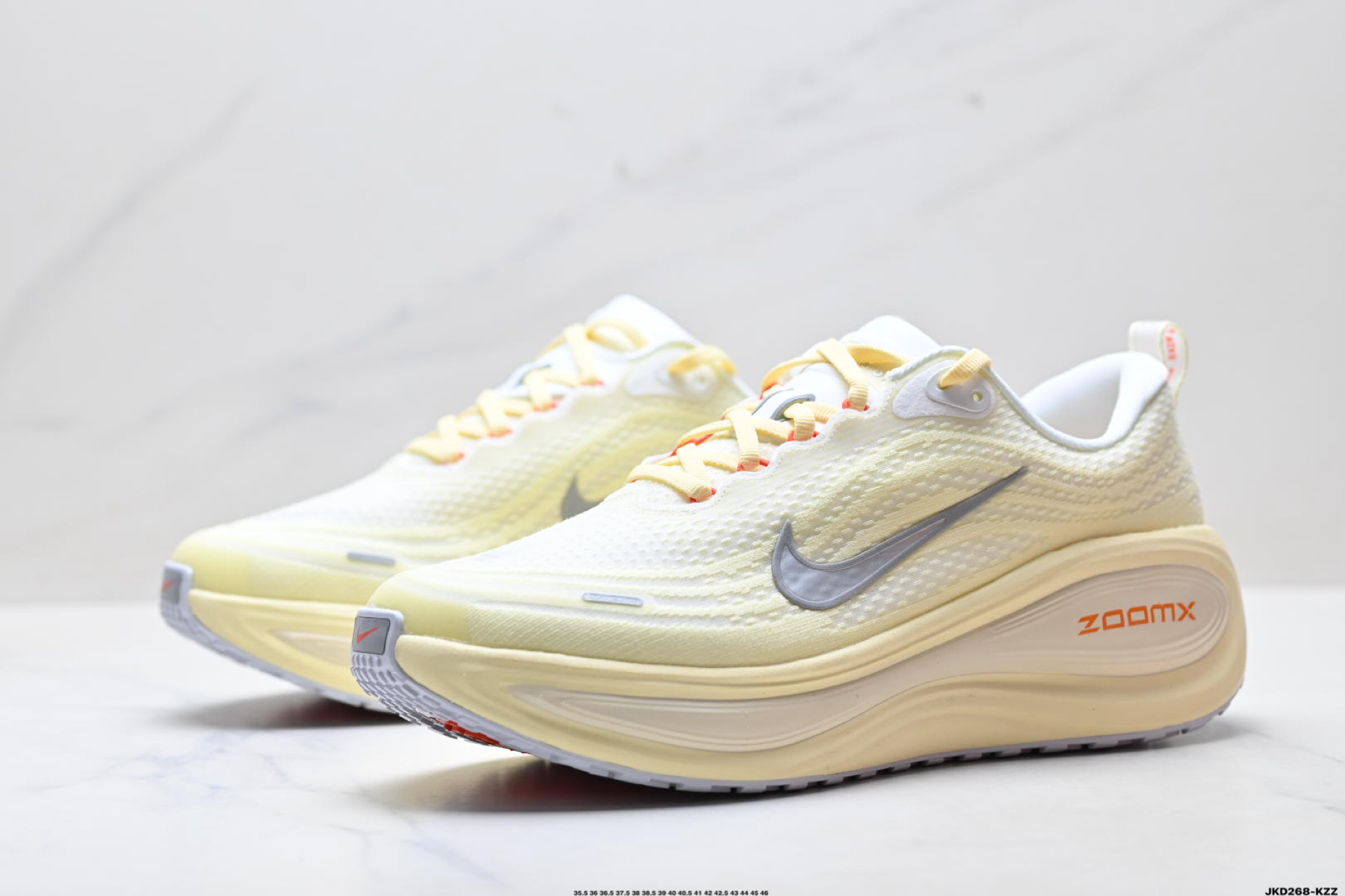 Nike Vomero Plus 耐克 舒适减震防滑 低帮跑步鞋 全掌ReactX泡绵中底 IM5020-100