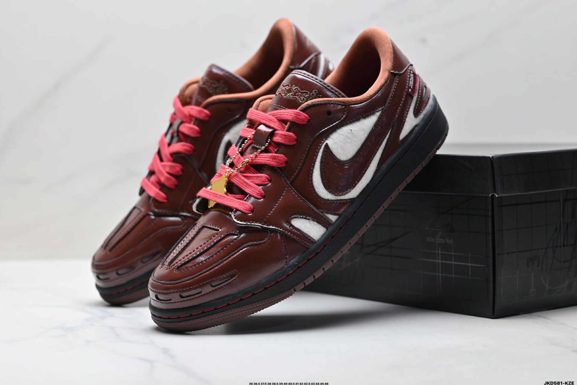 Nike Air Jordan 1 Retro Low 耐克 AJ1乔1低帮休闲板鞋 IQ1106-220