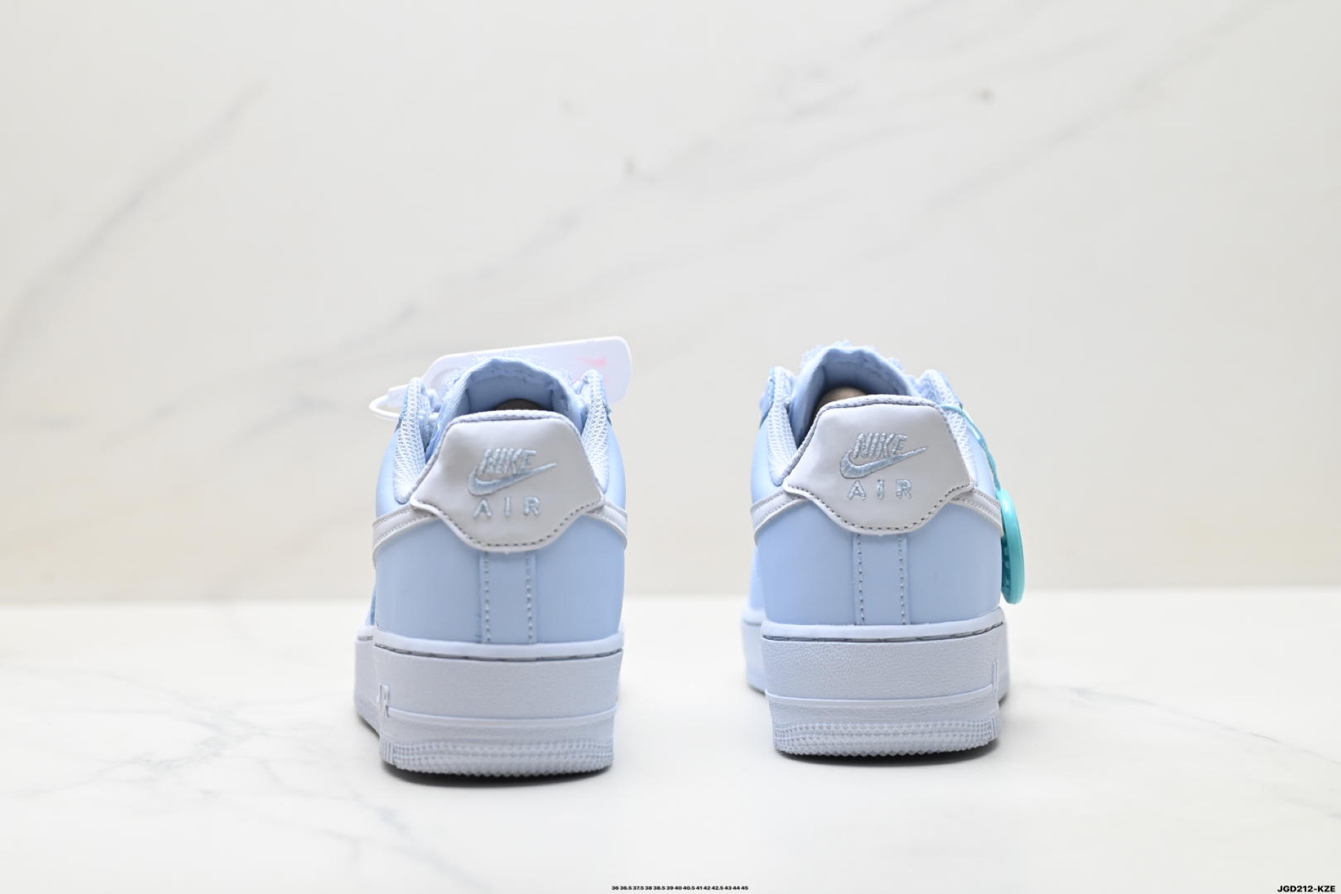 NIKE AIR FORCE 1‘07 lR0871-400