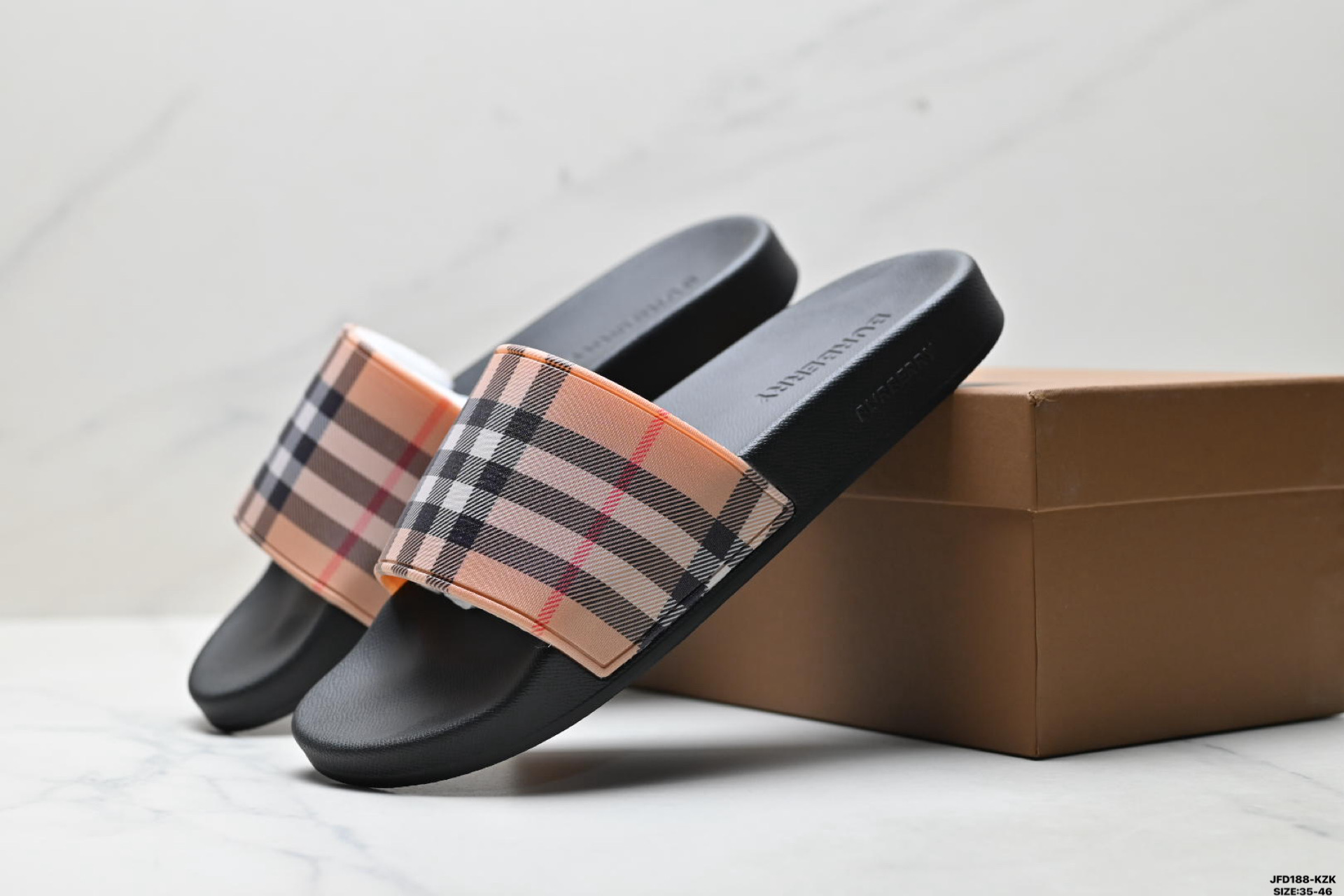 Burberry博柏利 Vintage 橡胶 格纹平底 一字拖鞋-Top High Quatity Cheap Sneakers Fashion Clothing Clothes Bags handbags Shoes of all Brand wholesale With The best Quality And Beautiful Price from China Factory Chinese suppliers wholesaler seller Burberry博柏利 Vintage 橡胶 格纹平底 一字拖鞋