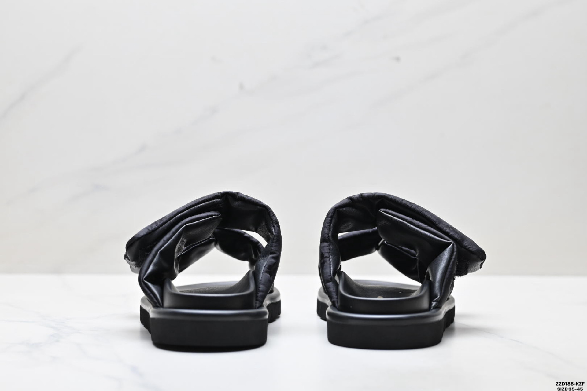 纯原Louis Vuitton Pool Pillow 路易威登 皮革 刺绣图案 露趾套脚 LV 拖鞋-Top High Quatity Cheap Sneakers Fashion Clothing Clothes Bags handbags Shoes of all Brand wholesale With The best Quality And Beautiful Price from China Factory Chinese suppliers wholesaler seller 纯原Louis Vuitton Pool Pillow 路易威登 皮革 刺绣图案 露趾套脚 LV 拖鞋