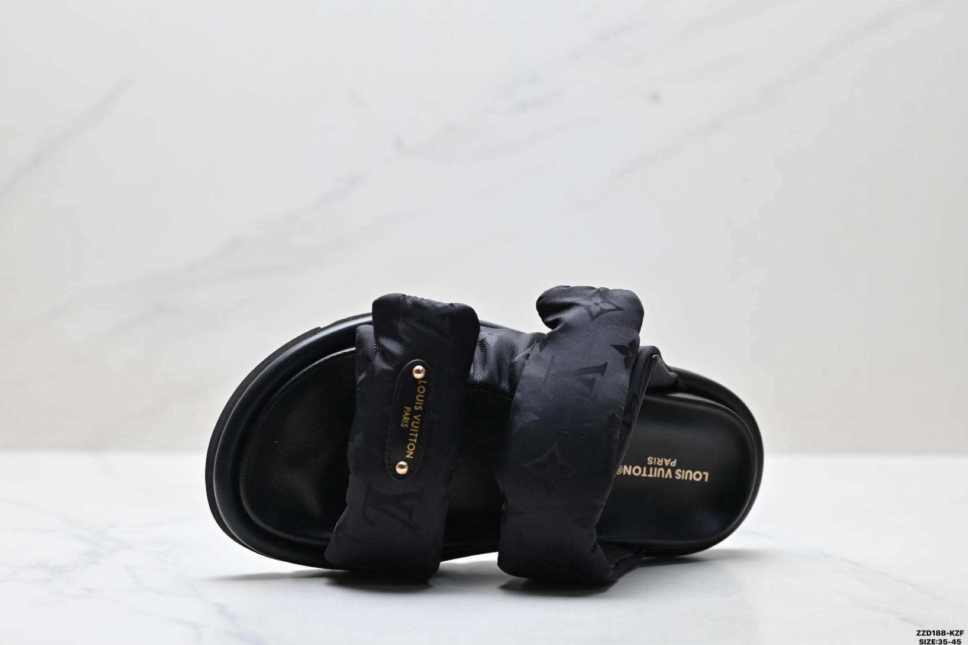 纯原Louis Vuitton Pool Pillow 路易威登 皮革 刺绣图案 露趾套脚 LV 拖鞋-Top High Quatity Cheap Sneakers Fashion Clothing Clothes Bags handbags Shoes of all Brand wholesale With The best Quality And Beautiful Price from China Factory Chinese suppliers wholesaler seller 纯原Louis Vuitton Pool Pillow 路易威登 皮革 刺绣图案 露趾套脚 LV 拖鞋