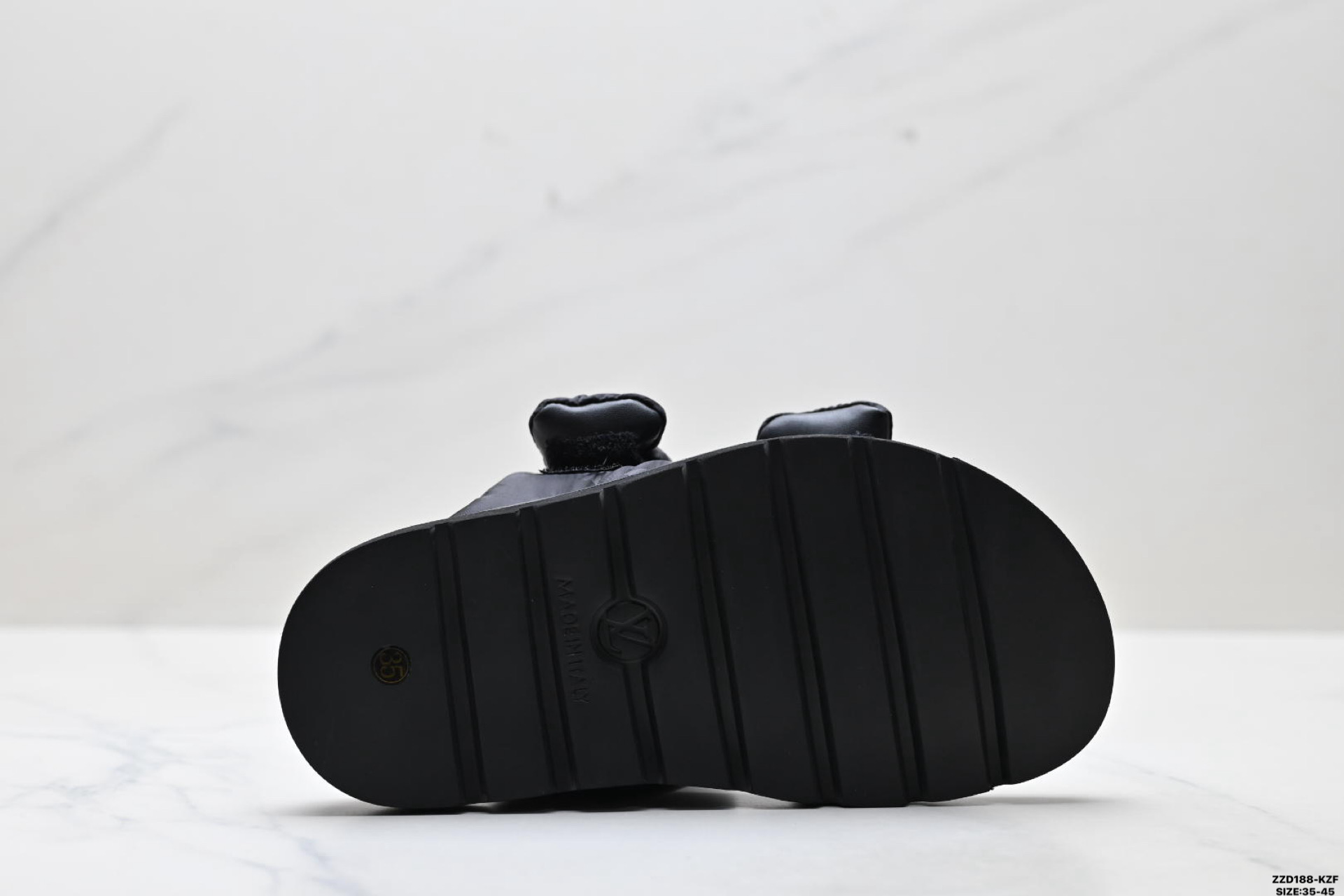纯原Louis Vuitton Pool Pillow 路易威登 皮革 刺绣图案 露趾套脚 LV 拖鞋-Top High Quatity Cheap Sneakers Fashion Clothing Clothes Bags handbags Shoes of all Brand wholesale With The best Quality And Beautiful Price from China Factory Chinese suppliers wholesaler seller 纯原Louis Vuitton Pool Pillow 路易威登 皮革 刺绣图案 露趾套脚 LV 拖鞋