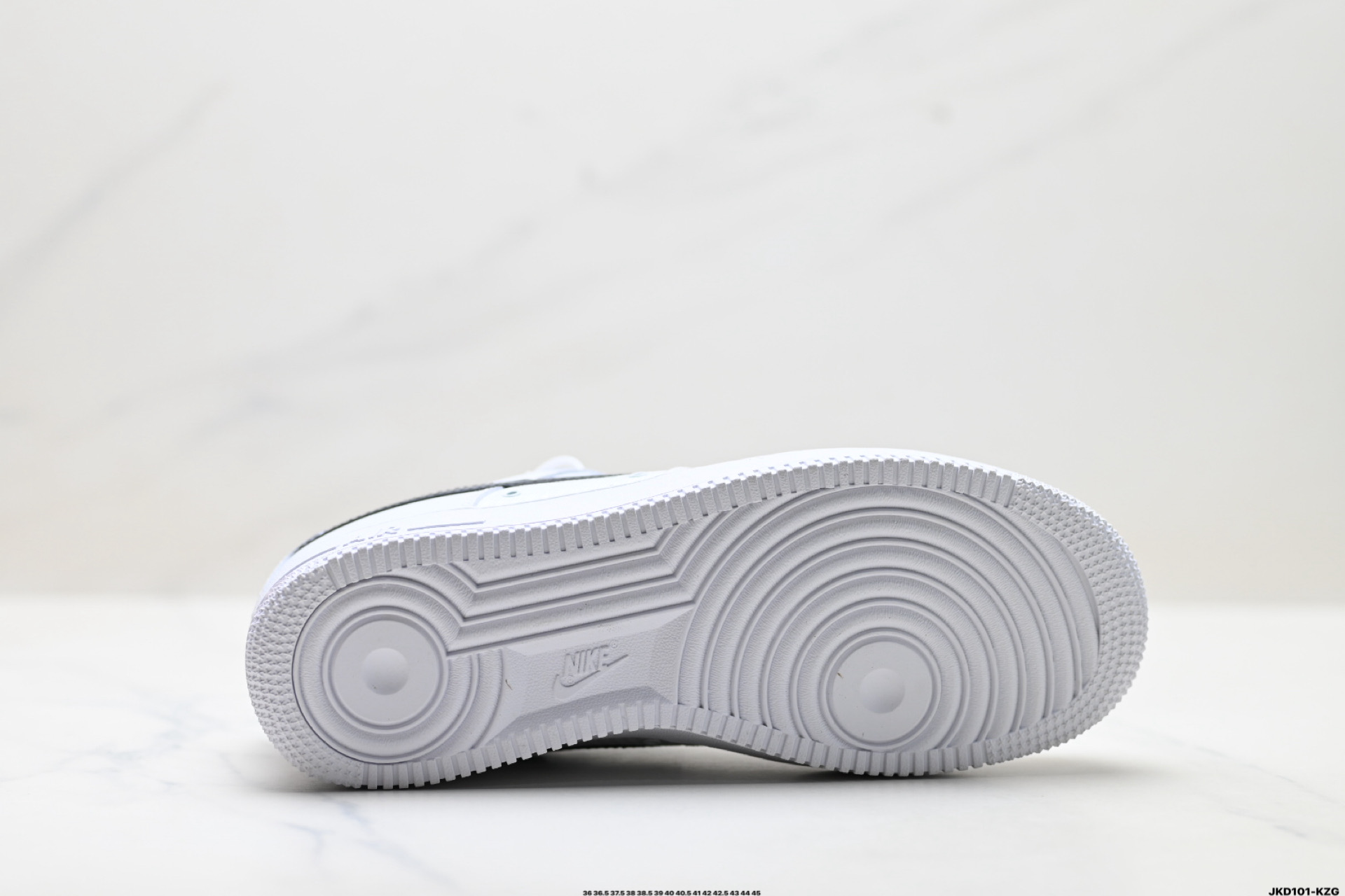 耐克Nike Air Force 1’07空军一号低帮百搭休闲运动板鞋 IR0952-100
