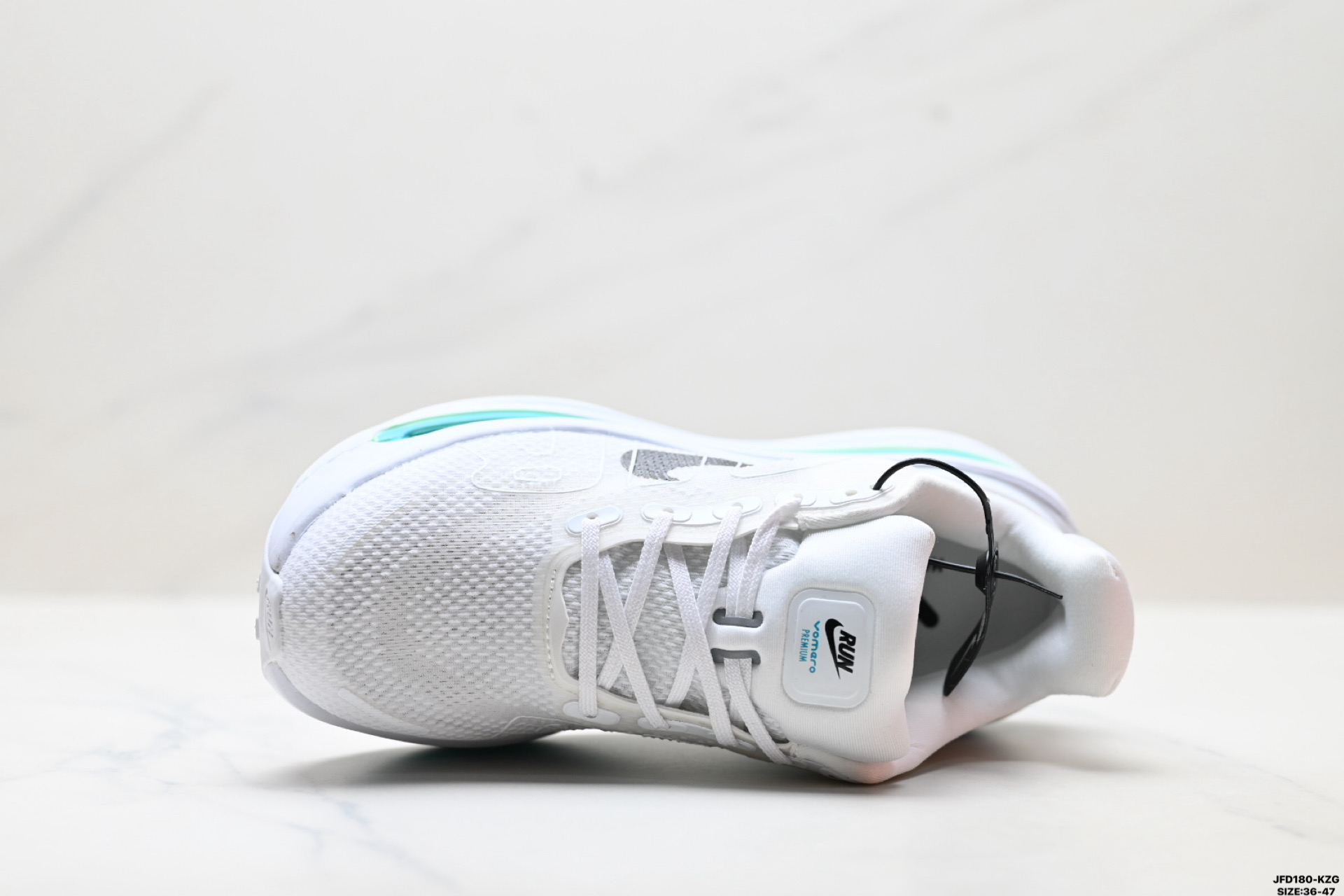 Nike VOMERO PREMIUM 耐克 舒适减震防滑 低帮跑步鞋 全掌ReactX泡绵中底 HQ2050-836