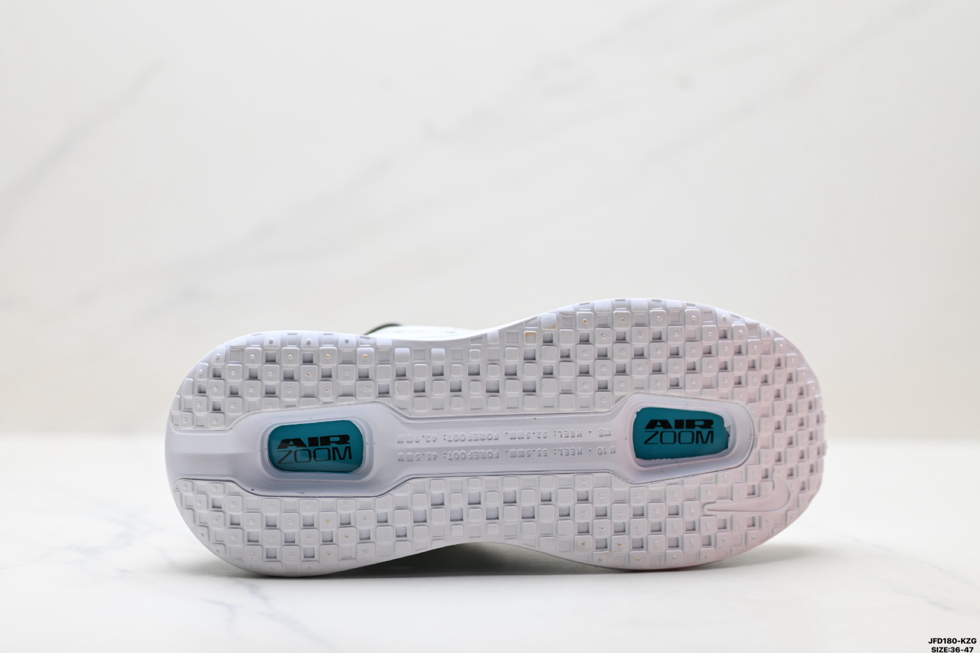 Nike VOMERO PREMIUM 耐克 舒适减震防滑 低帮跑步鞋 全掌ReactX泡绵中底 HQ2050-836