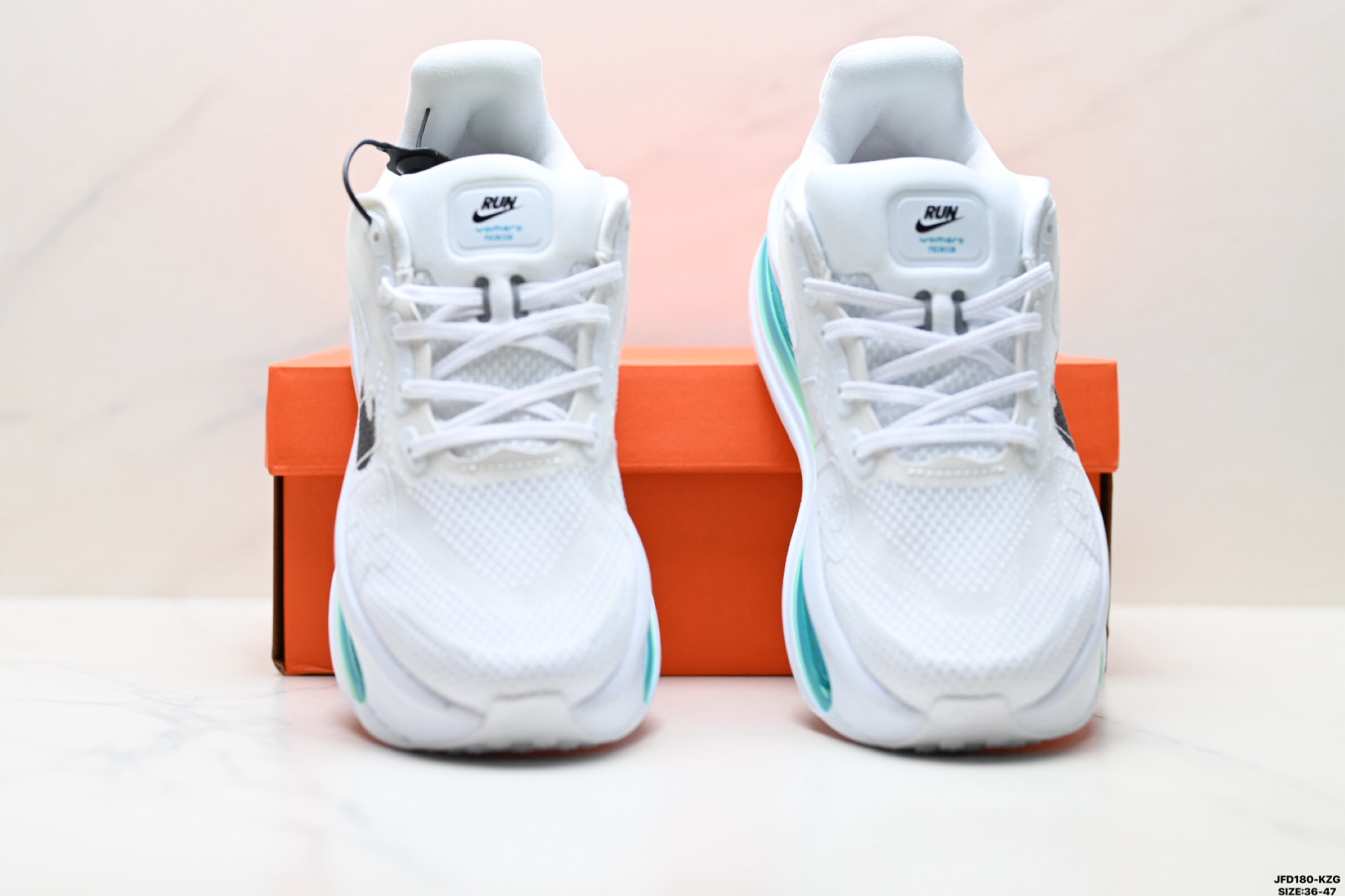 Nike VOMERO PREMIUM 耐克 舒适减震防滑 低帮跑步鞋 全掌ReactX泡绵中底 HQ2050-836