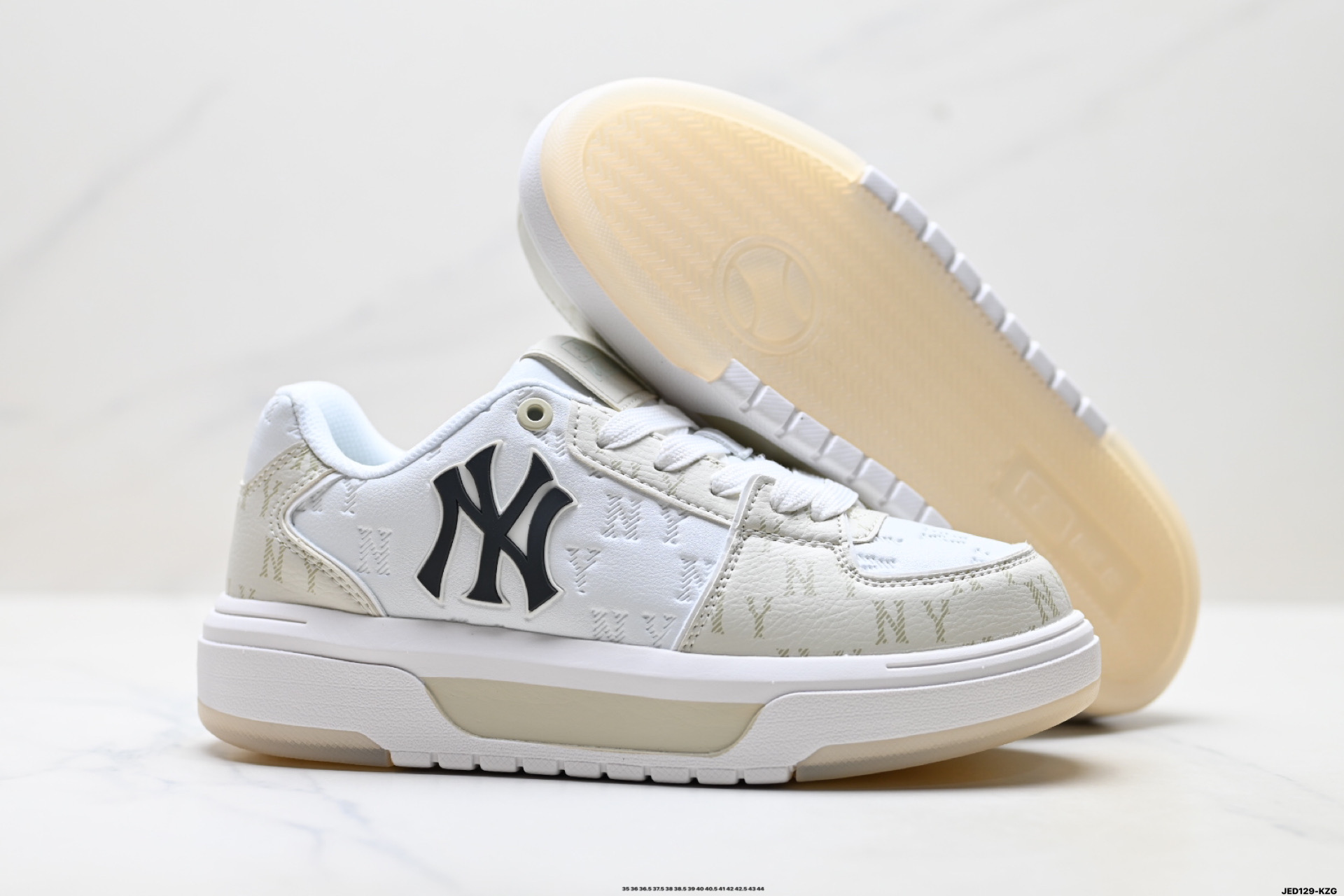 MLB 纽约洋基队 CHUNKY LINER EMBO MONOGRAM 印刻老花 时尚舒适 休闲运动 防滑耐磨增高 低帮 板鞋 3ASXM036N-Top High Quatity Cheap Sneakers Fashion Clothing Clothes Bags handbags Shoes of all Brand wholesale With The best Quality And Beautiful Price from China Factory Chinese suppliers wholesaler seller MLB 纽约洋基队 CHUNKY LINER EMBO MONOGRAM 印刻老花 时尚舒适 休闲运动 防滑耐磨增高 低帮 板鞋 3ASXM036N