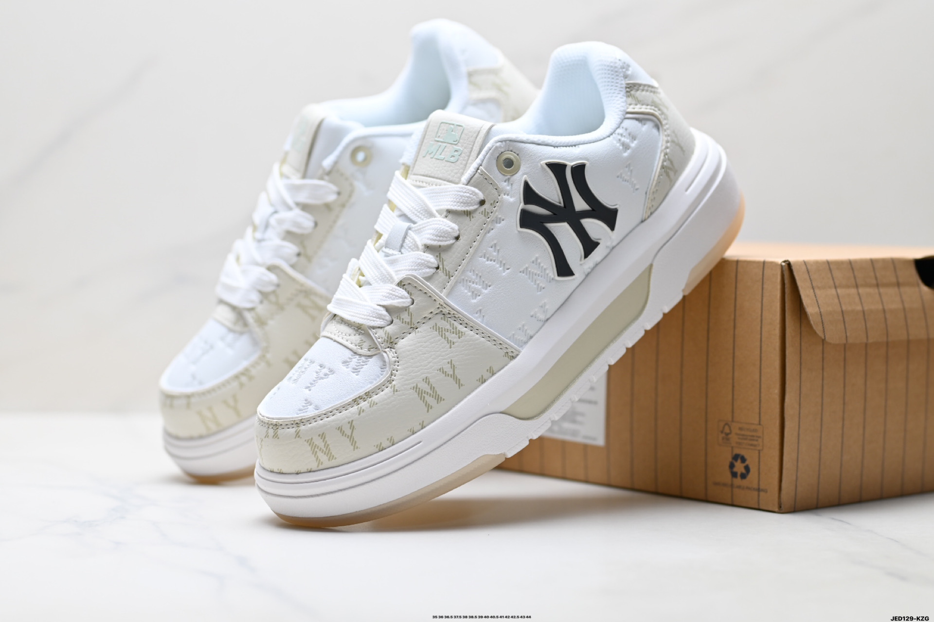 MLB 纽约洋基队 CHUNKY LINER EMBO MONOGRAM 印刻老花 时尚舒适 休闲运动 防滑耐磨增高 低帮 板鞋 3ASXM036N-Top High Quatity Cheap Sneakers Fashion Clothing Clothes Bags handbags Shoes of all Brand wholesale With The best Quality And Beautiful Price from China Factory Chinese suppliers wholesaler seller MLB 纽约洋基队 CHUNKY LINER EMBO MONOGRAM 印刻老花 时尚舒适 休闲运动 防滑耐磨增高 低帮 板鞋 3ASXM036N