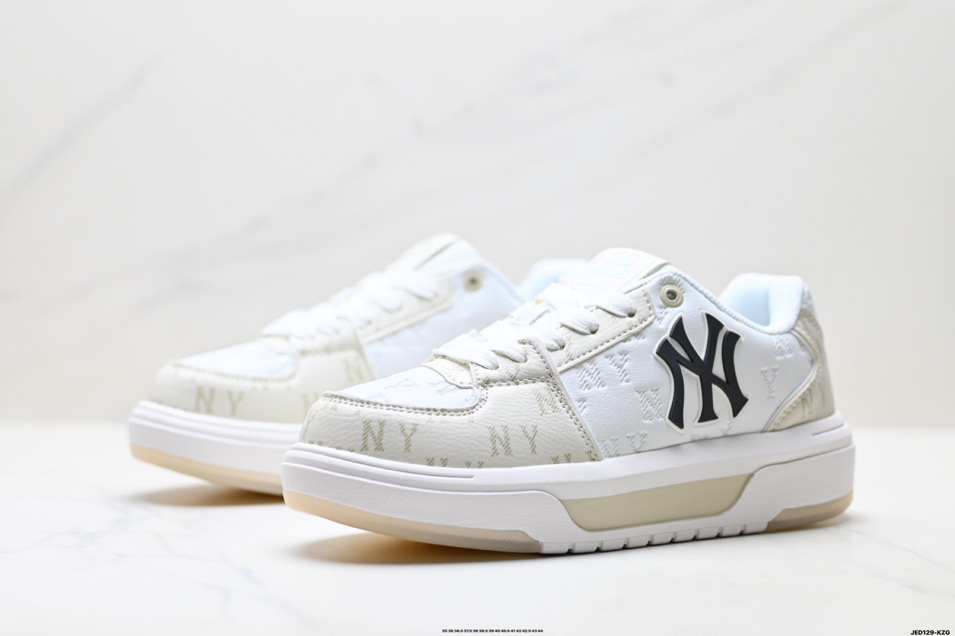 MLB 纽约洋基队 CHUNKY LINER EMBO MONOGRAM 印刻老花 时尚舒适 休闲运动 防滑耐磨增高 低帮 板鞋 3ASXM036N-Top High Quatity Cheap Sneakers Fashion Clothing Clothes Bags handbags Shoes of all Brand wholesale With The best Quality And Beautiful Price from China Factory Chinese suppliers wholesaler seller MLB 纽约洋基队 CHUNKY LINER EMBO MONOGRAM 印刻老花 时尚舒适 休闲运动 防滑耐磨增高 低帮 板鞋 3ASXM036N
