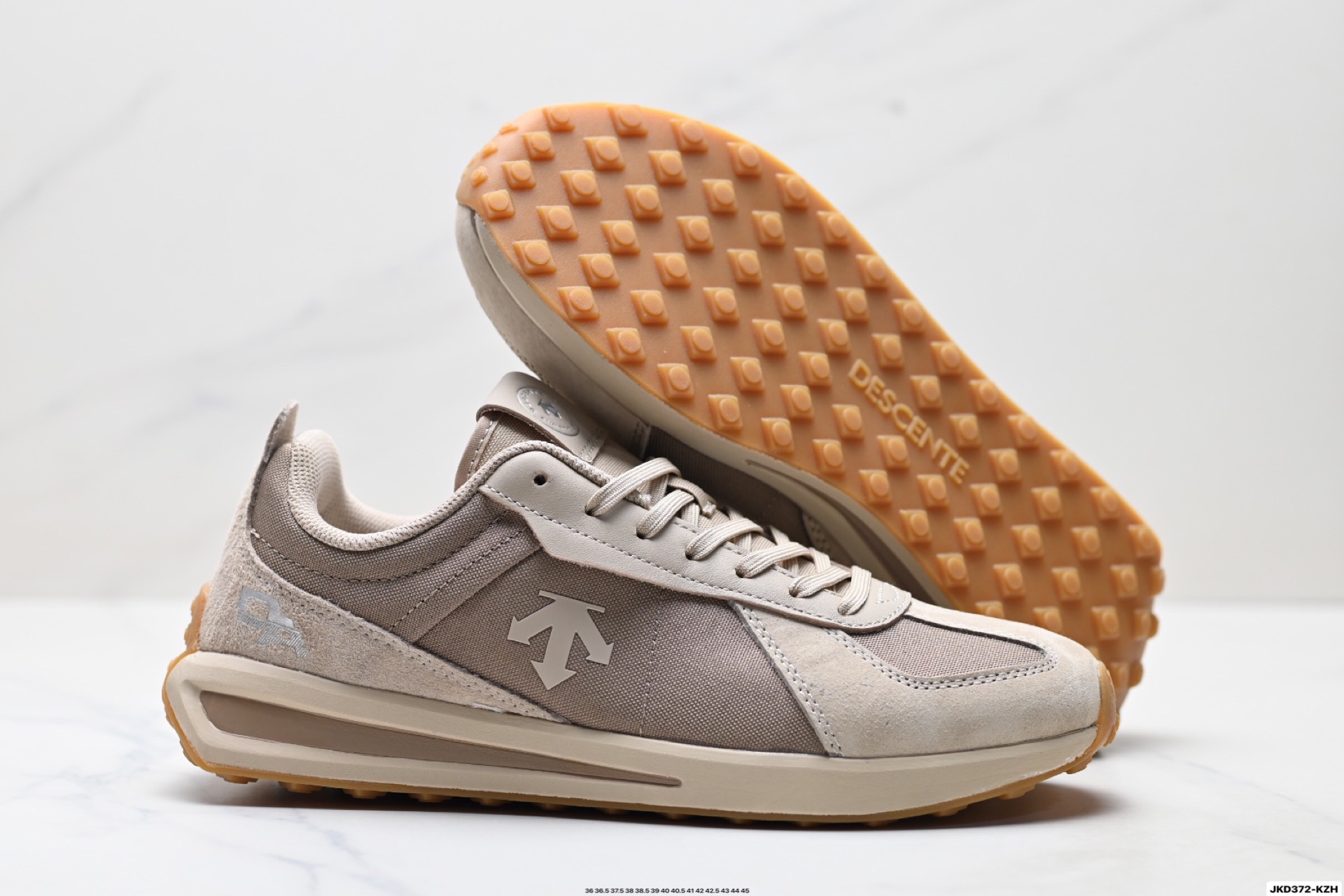 DESCENTE迪桑特 CHRON TRAINER系列 经典耐磨 运动休闲鞋 D5231LSN15-Top High Quatity Cheap Sneakers Fashion Clothing Clothes Bags handbags Shoes of all Brand wholesale With The best Quality And Beautiful Price from China Factory Chinese suppliers wholesaler seller DESCENTE迪桑特 CHRON TRAINER系列 经典耐磨 运动休闲鞋 D5231LSN15