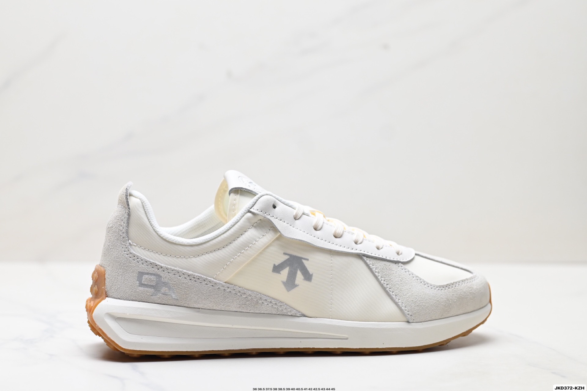 DESCENTE迪桑特 CHRON TRAINER系列 经典耐磨 运动休闲鞋 D5231LSN15-Top High Quatity Cheap Sneakers Fashion Clothing Clothes Bags handbags Shoes of all Brand wholesale With The best Quality And Beautiful Price from China Factory Chinese suppliers wholesaler seller DESCENTE迪桑特 CHRON TRAINER系列 经典耐磨 运动休闲鞋 D5231LSN15