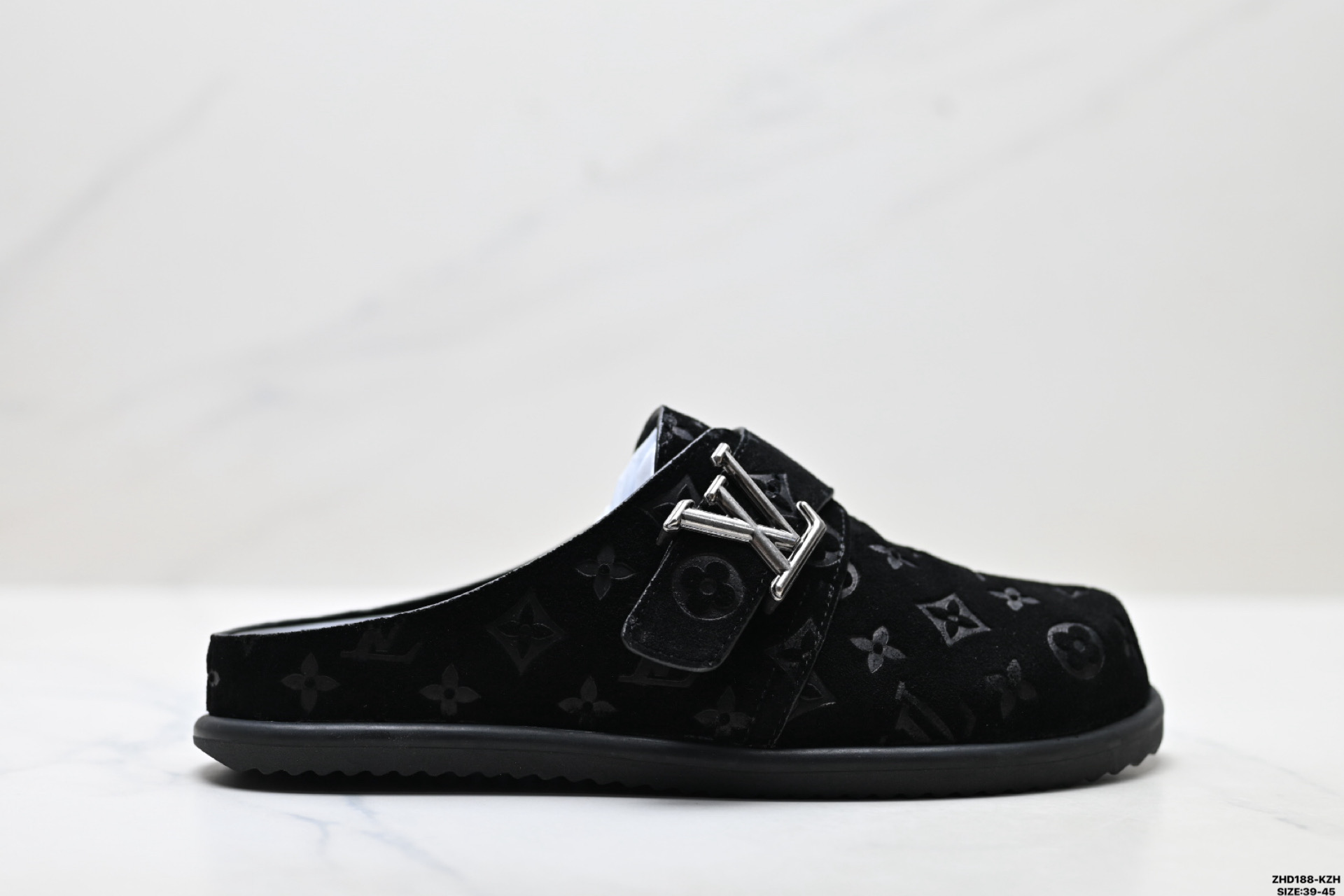 纯原Louis Vuitton Easy 路易威登 皮革 印刻图案 一脚蹬包头拖鞋-Top High Quatity Cheap Sneakers Fashion Clothing Clothes Bags handbags Shoes of all Brand wholesale With The best Quality And Beautiful Price from China Factory Chinese suppliers wholesaler seller 纯原Louis Vuitton Easy 路易威登 皮革 印刻图案 一脚蹬包头拖鞋