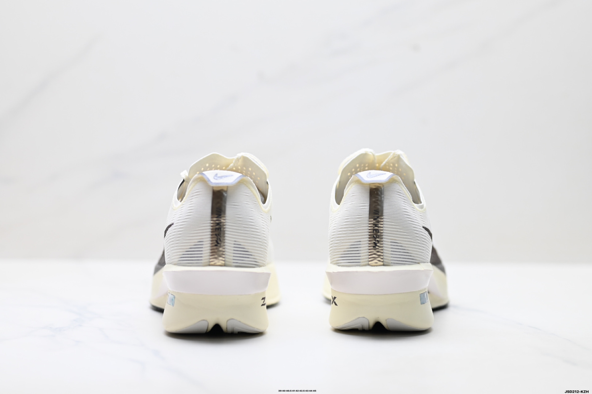 Nike ZoomX Vaporfly NEXT% 4耐克 轻量化 网面透气运动鞋 HV6107-100