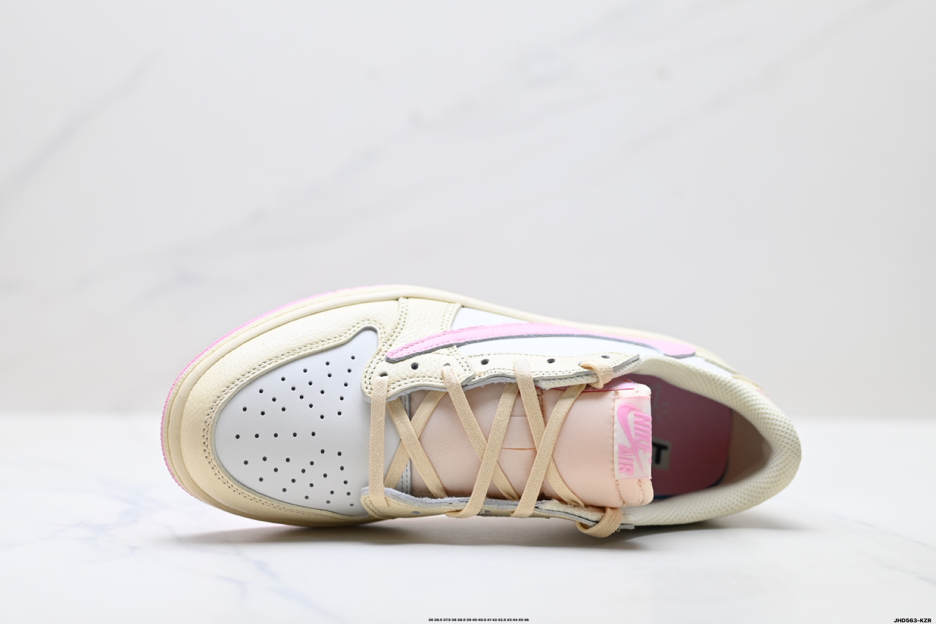 Nike Air Jordan 1 x Travis Scott AJ1倒勾 乔一倒钩 耐克 低帮文化篮球鞋 IQ7604-100