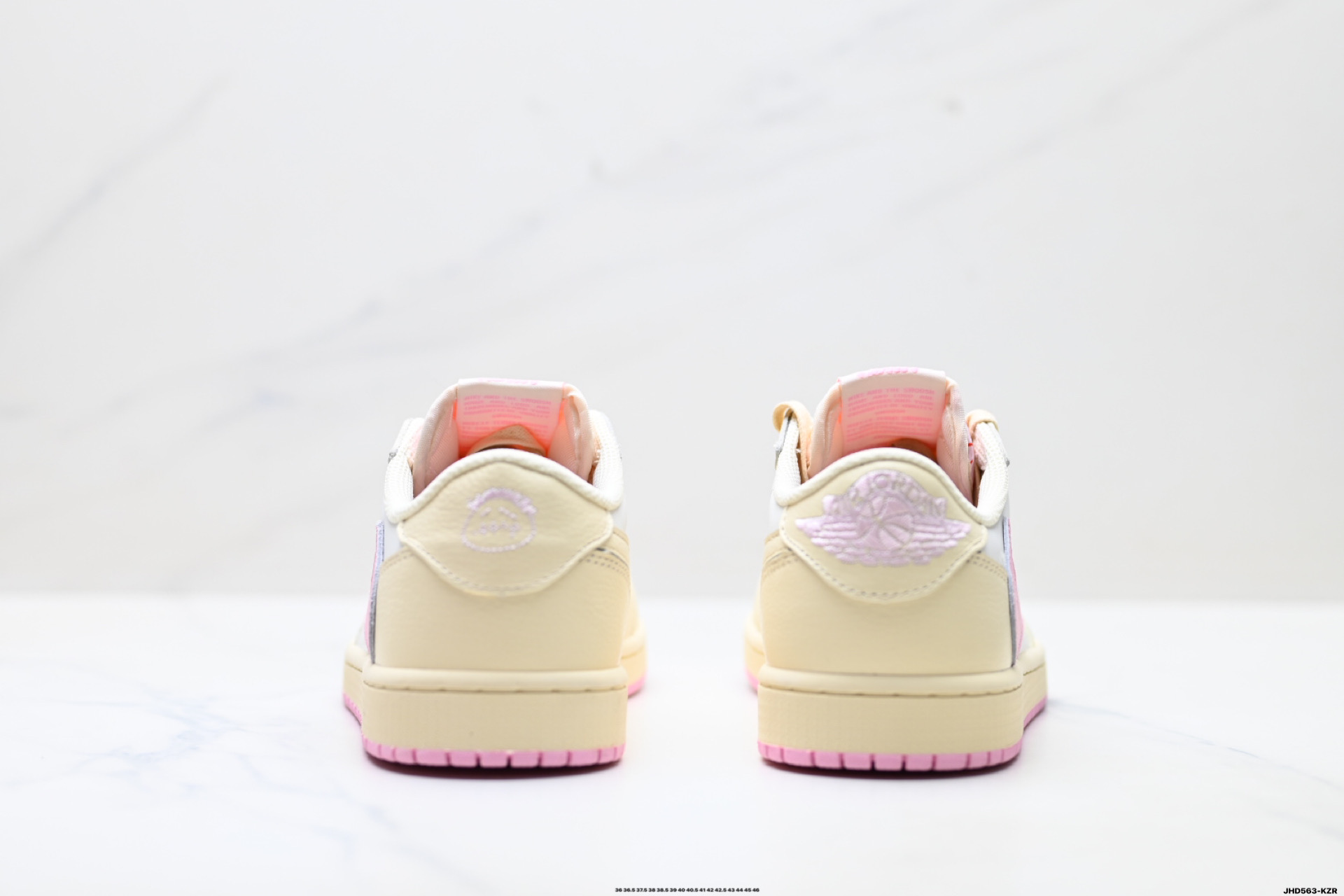 Nike Air Jordan 1 x Travis Scott AJ1倒勾 乔一倒钩 耐克 低帮文化篮球鞋 IQ7604-100