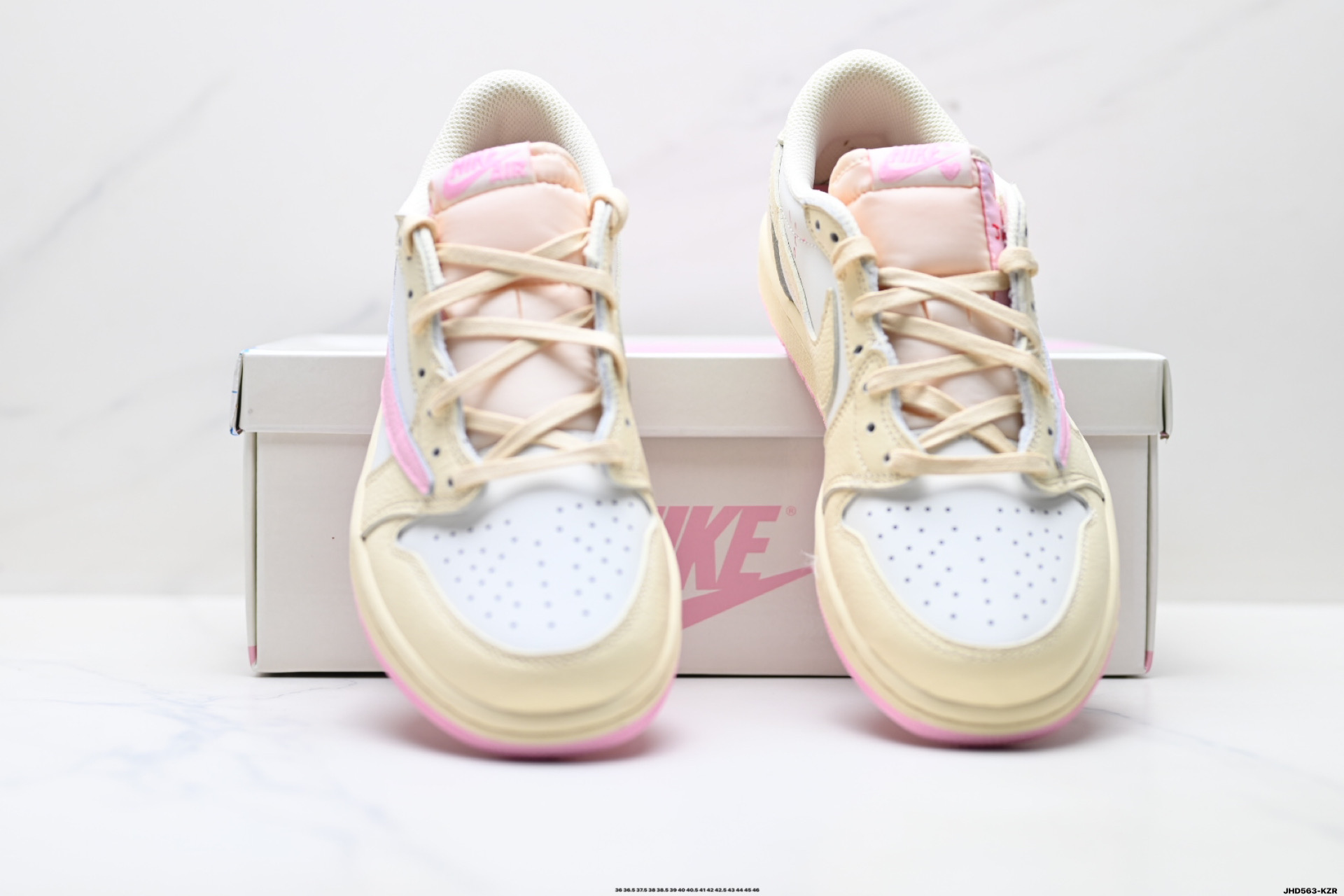 Nike Air Jordan 1 x Travis Scott AJ1倒勾 乔一倒钩 耐克 低帮文化篮球鞋 IQ7604-100