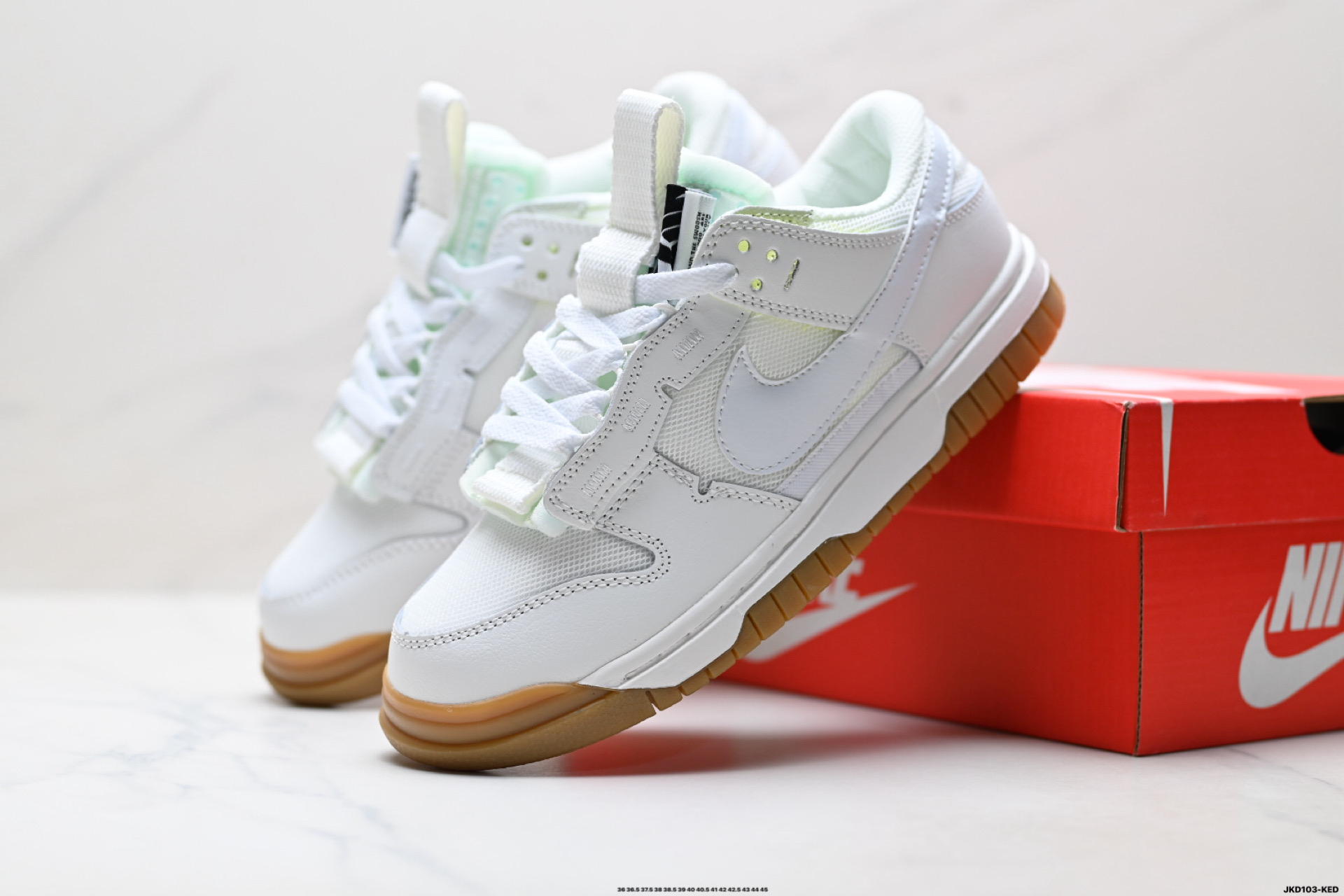 融入登山户外机能元素 VIRGIL ABLOH设计师独立品牌Off-White x Futura x Nike SB DunkPine Green OW扣篮系列低帮经典百搭休闲运动板鞋 DV0821-400-Top High Quatity Cheap Sneakers Fashion Clothing Clothes Bags handbags Shoes of all Brand wholesale With The best Quality And Beautiful Price from China Factory Chinese suppliers wholesaler seller 融入登山户外机能元素 VIRGIL ABLOH设计师独立品牌Off-White x Futura x Nike SB DunkPine Green OW扣篮系列低帮经典百搭休闲运动板鞋 DV0821-400