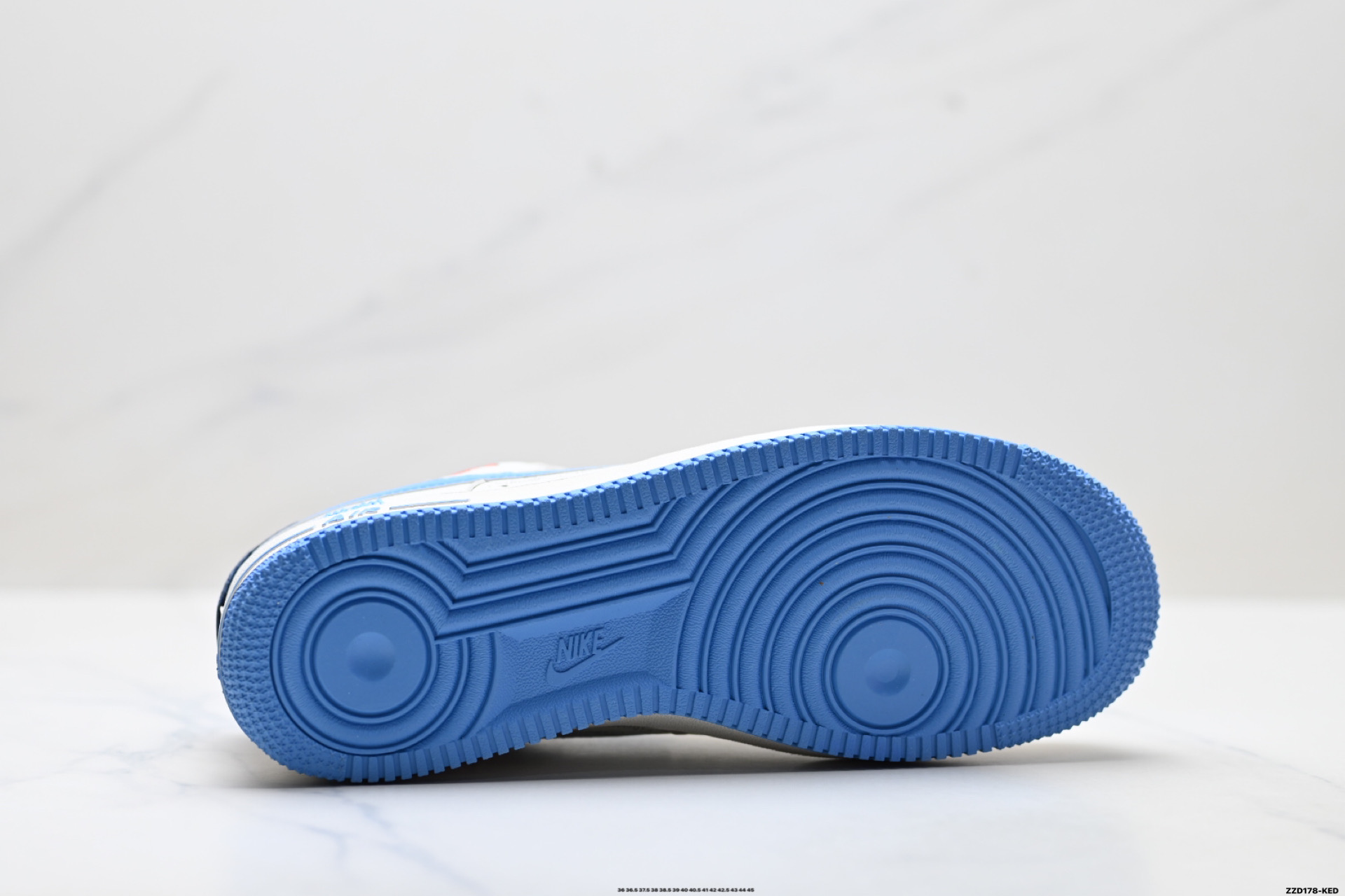 NIKE AIR FORCE 1‘07 LV8 QZ6683-901