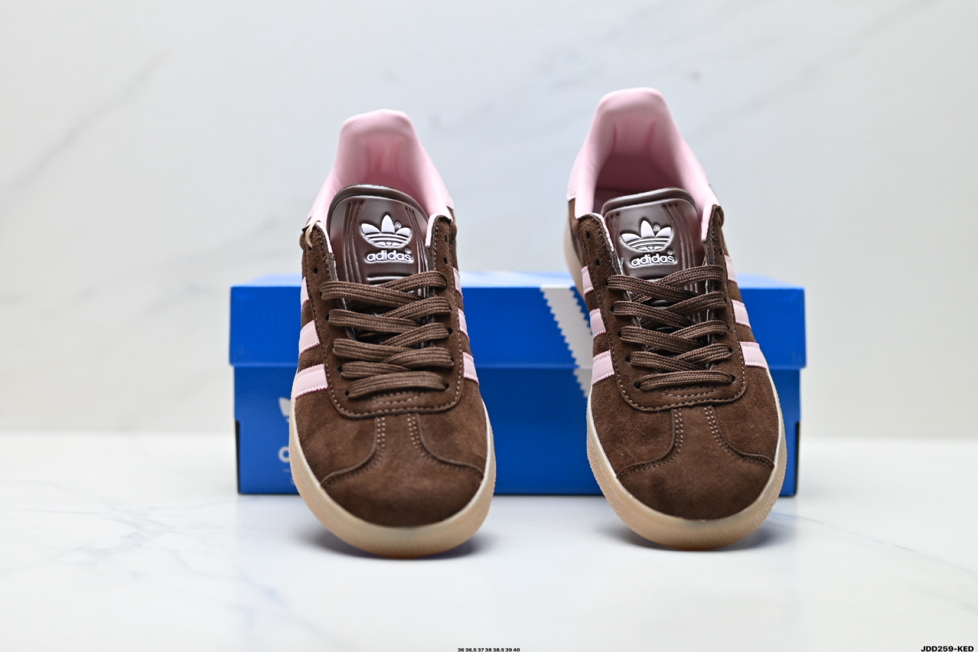 Adidas Originals Gazelle 阿迪达斯 三叶草休闲防滑耐磨低帮板鞋 JH5666-Top High Quatity Cheap Sneakers Fashion Clothing Clothes Bags handbags Shoes of all Brand wholesale With The best Quality And Beautiful Price from China Factory Chinese suppliers wholesaler seller Adidas Originals Gazelle 阿迪达斯 三叶草休闲防滑耐磨低帮板鞋 JH5666