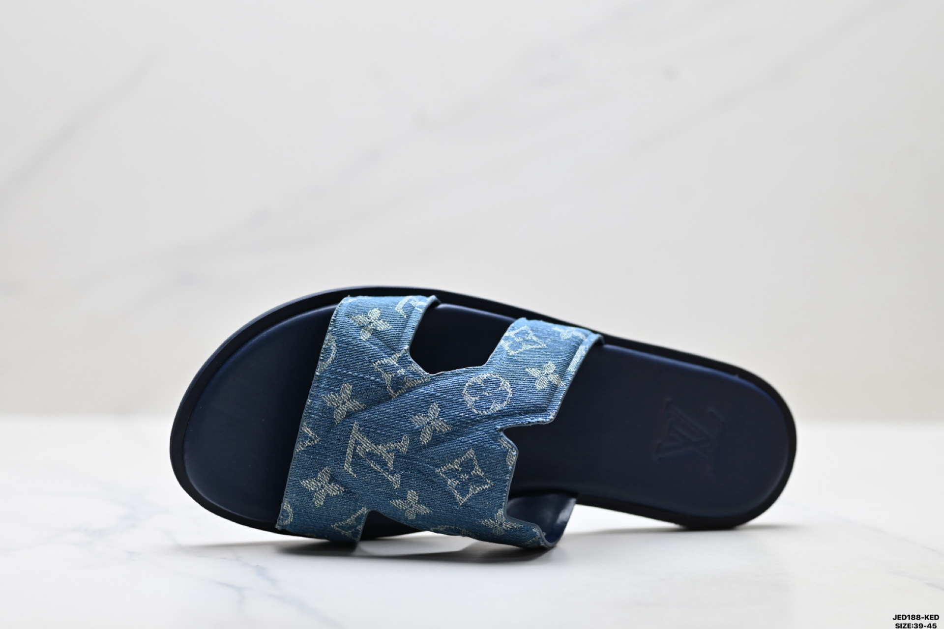 Louis Vuitton Ossis 路易威登 牛皮革 经典印花 露趾 一字拖鞋-Top High Quatity Cheap Sneakers Fashion Clothing Clothes Bags handbags Shoes of all Brand wholesale With The best Quality And Beautiful Price from China Factory Chinese suppliers wholesaler seller Louis Vuitton Ossis 路易威登 牛皮革 经典印花 露趾 一字拖鞋