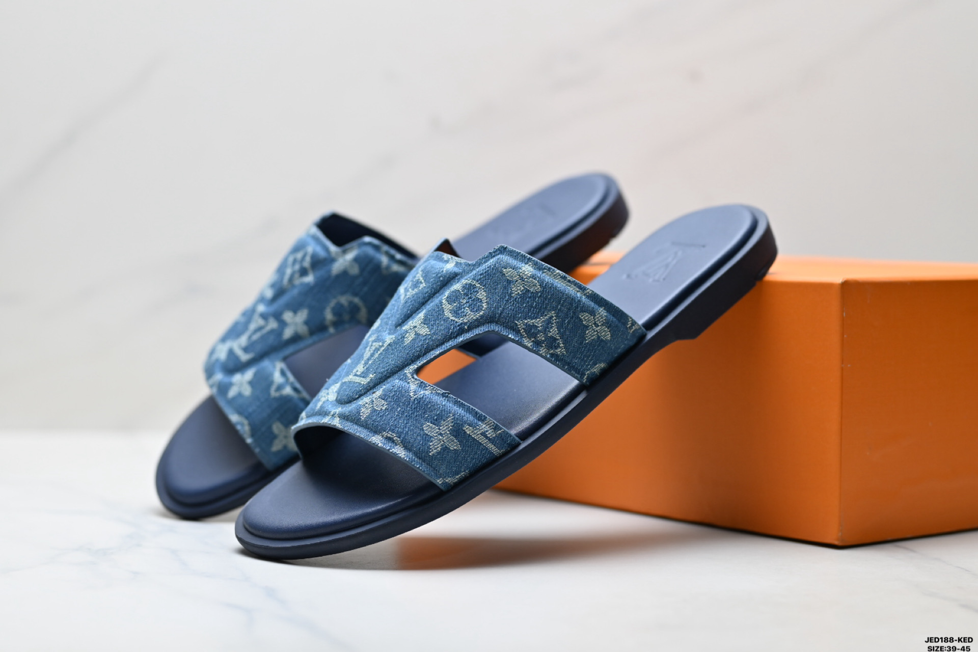 Louis Vuitton Ossis 路易威登 牛皮革 经典印花 露趾 一字拖鞋-Top High Quatity Cheap Sneakers Fashion Clothing Clothes Bags handbags Shoes of all Brand wholesale With The best Quality And Beautiful Price from China Factory Chinese suppliers wholesaler seller Louis Vuitton Ossis 路易威登 牛皮革 经典印花 露趾 一字拖鞋