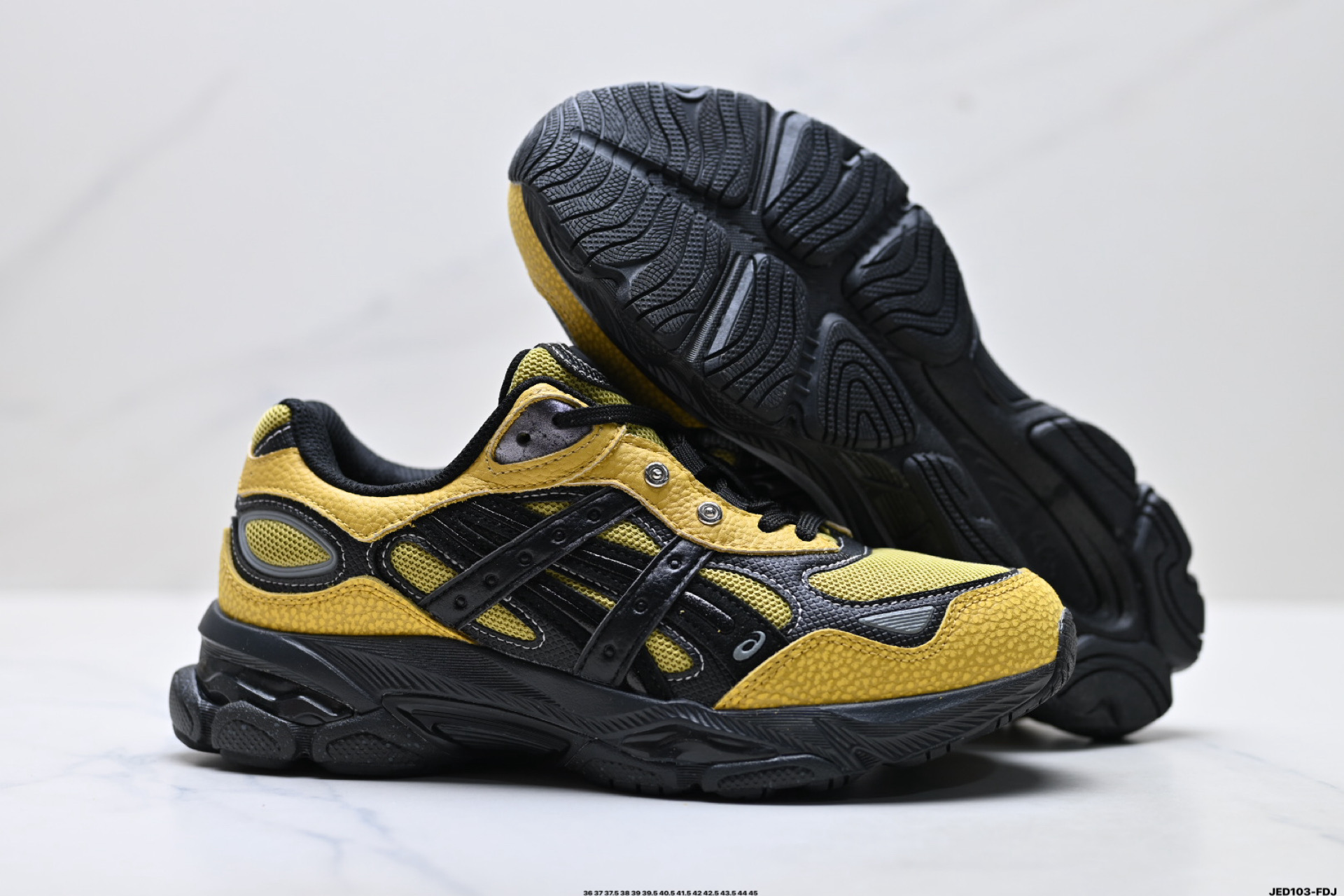 ASICS GEL-N2.0 亚瑟士 透气网眼鞋面 配合部分合成革材质 采用全新AHAR+橡胶材质 更加耐磨 1201A789-105
