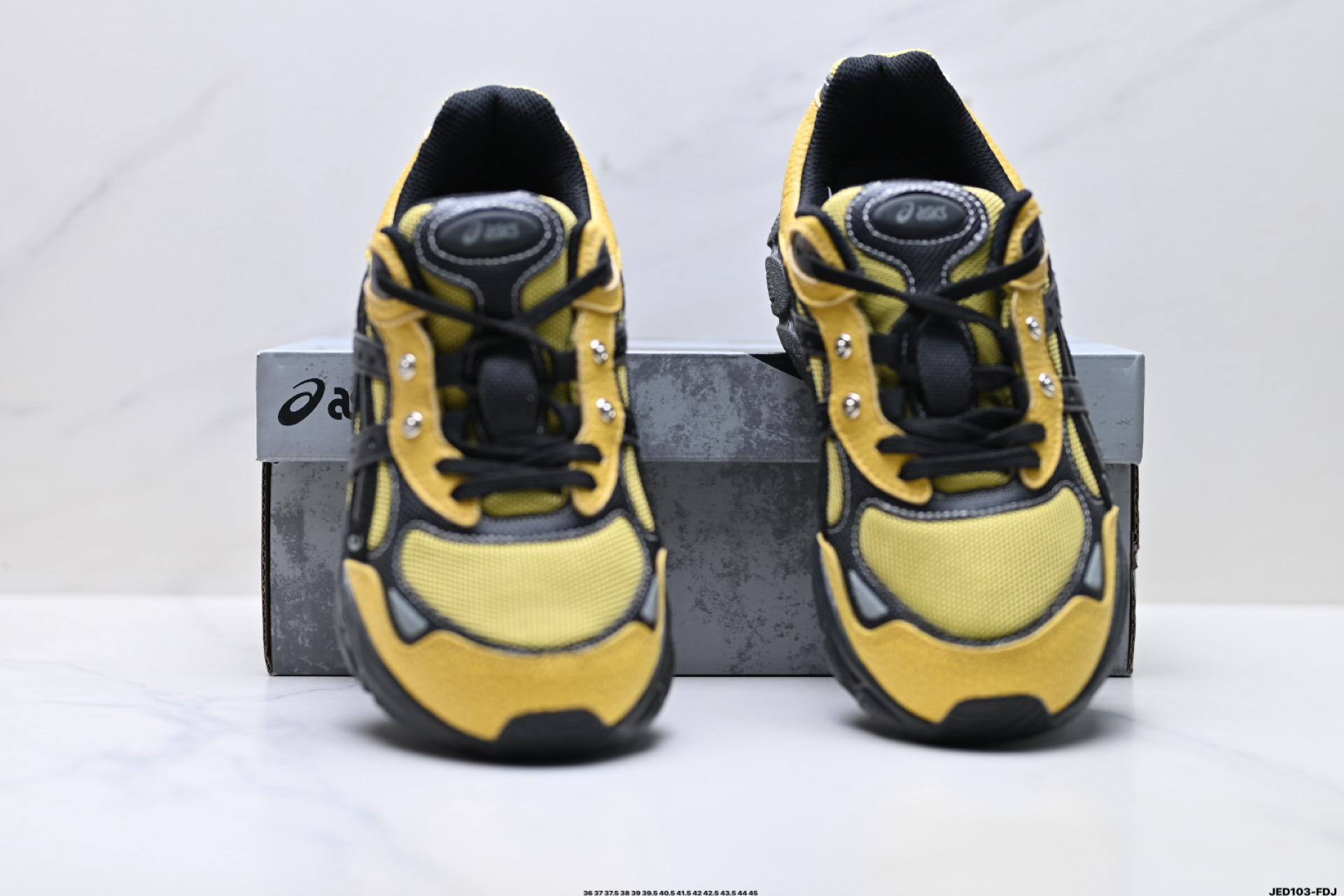 ASICS GEL-N2.0 亚瑟士 透气网眼鞋面 配合部分合成革材质 采用全新AHAR+橡胶材质 更加耐磨 1201A789-105