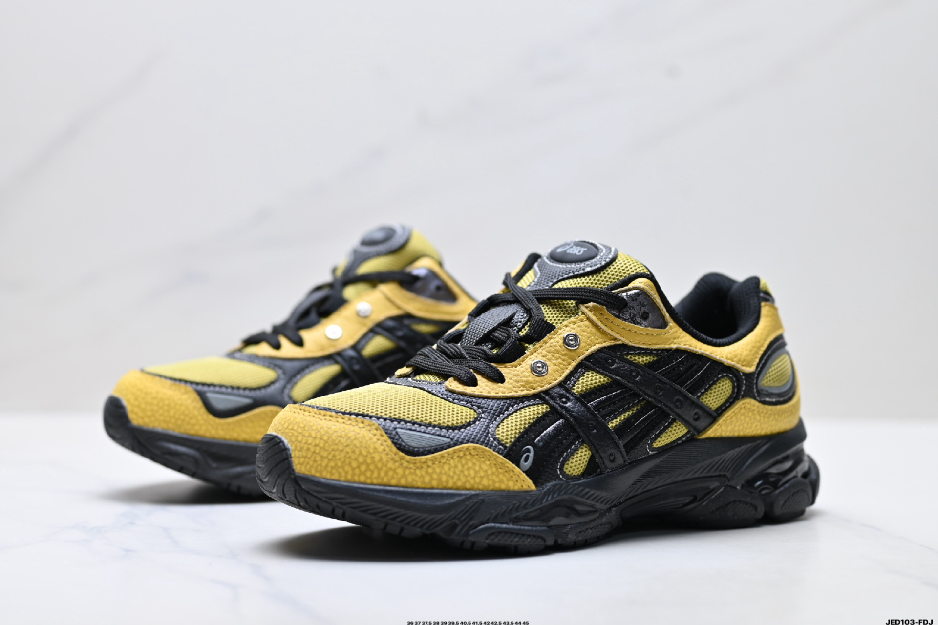 ASICS GEL-N2.0 亚瑟士 透气网眼鞋面 配合部分合成革材质 采用全新AHAR+橡胶材质 更加耐磨 1201A789-105