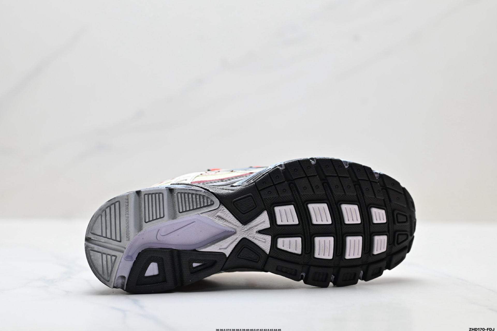 Nike Initiator ‘DIY定制’ 舒适百搭 防滑耐磨透气 耐克 低帮休闲鞋 394055-100