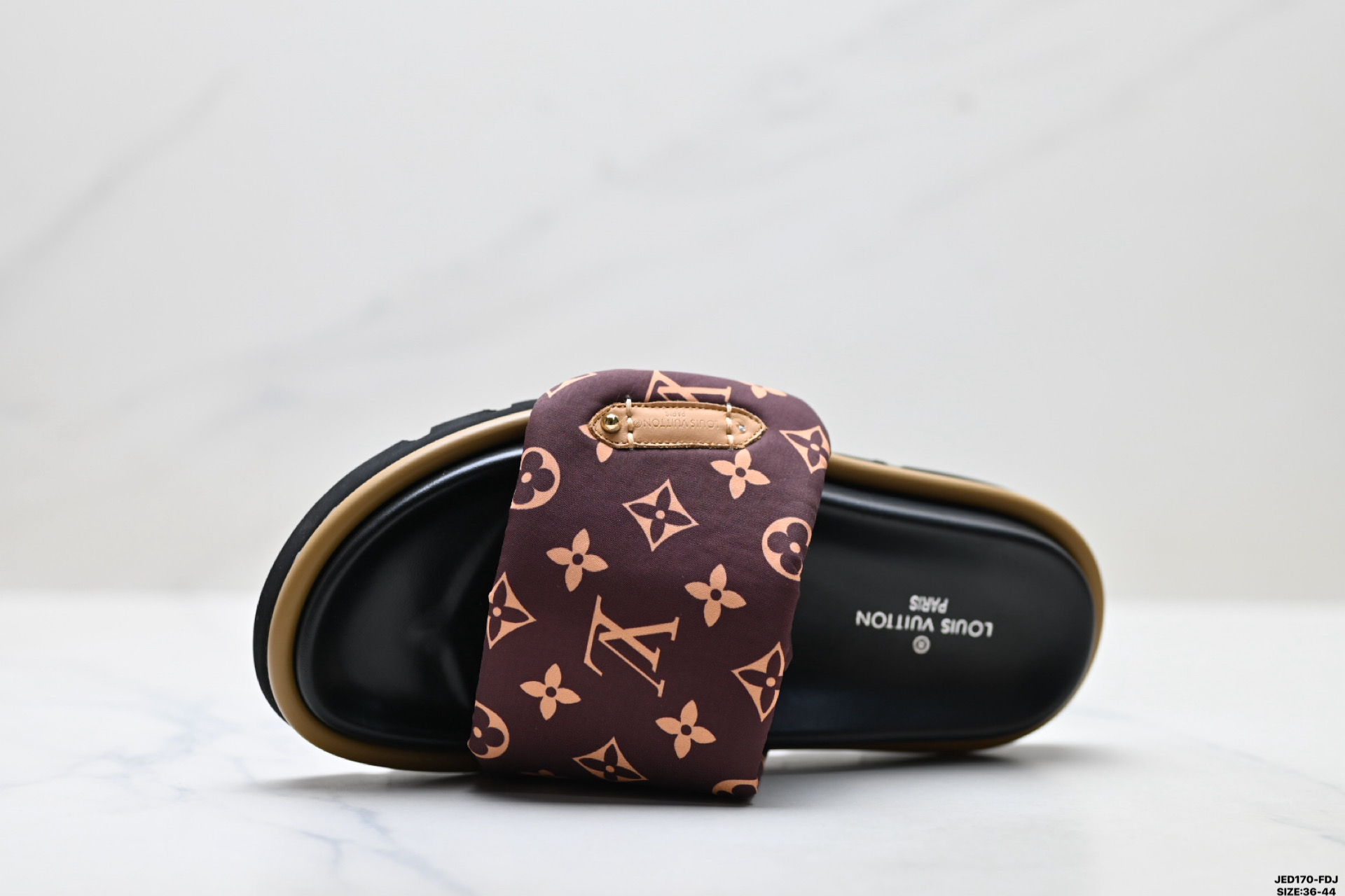 Louis Vuitton Pool Pillow Comfort 路易威登 经典印花 露趾 一字拖鞋-Top High Quatity Cheap Sneakers Fashion Clothing Clothes Bags handbags Shoes of all Brand wholesale With The best Quality And Beautiful Price from China Factory Chinese suppliers wholesaler seller Louis Vuitton Pool Pillow Comfort 路易威登 经典印花 露趾 一字拖鞋