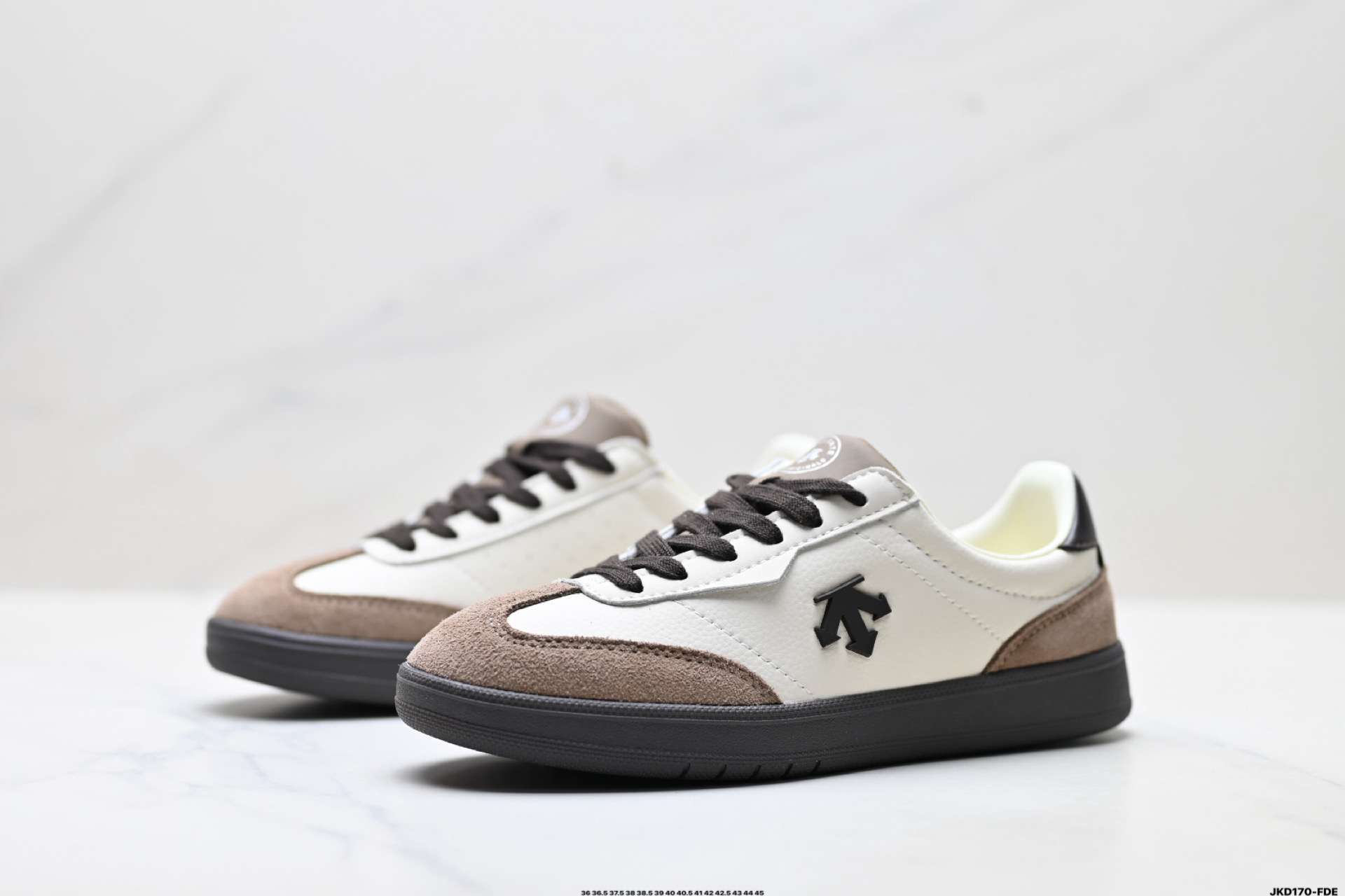 迪桑特DESCENTE CHRON COURT SB 复古轻质 耐磨低帮 生活休闲鞋 D5291LSN53-Top High Quatity Cheap Sneakers Fashion Clothing Clothes Bags handbags Shoes of all Brand wholesale With The best Quality And Beautiful Price from China Factory Chinese suppliers wholesaler seller 迪桑特DESCENTE CHRON COURT SB 复古轻质 耐磨低帮 生活休闲鞋 D5291LSN53