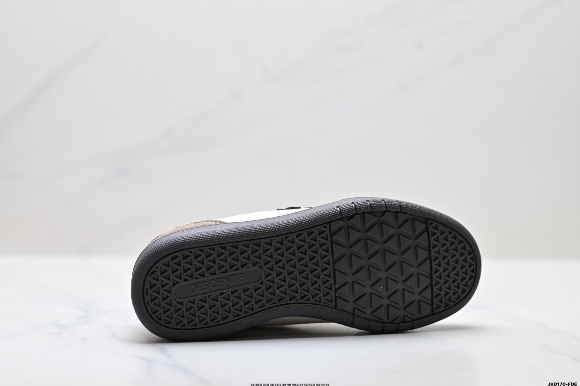 迪桑特DESCENTE CHRON COURT SB 复古轻质 耐磨低帮 生活休闲鞋 D5291LSN53-Top High Quatity Cheap Sneakers Fashion Clothing Clothes Bags handbags Shoes of all Brand wholesale With The best Quality And Beautiful Price from China Factory Chinese suppliers wholesaler seller 迪桑特DESCENTE CHRON COURT SB 复古轻质 耐磨低帮 生活休闲鞋 D5291LSN53