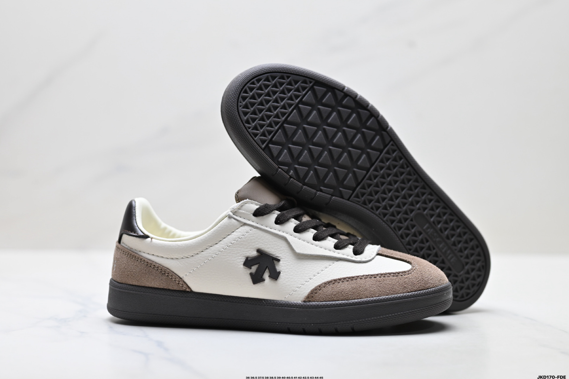 迪桑特DESCENTE CHRON COURT SB 复古轻质 耐磨低帮 生活休闲鞋 D5291LSN53-Top High Quatity Cheap Sneakers Fashion Clothing Clothes Bags handbags Shoes of all Brand wholesale With The best Quality And Beautiful Price from China Factory Chinese suppliers wholesaler seller 迪桑特DESCENTE CHRON COURT SB 复古轻质 耐磨低帮 生活休闲鞋 D5291LSN53