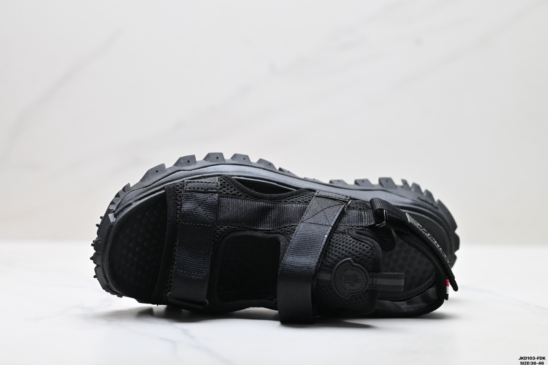 Moncler盟可睐 Trailgrip Vela 圆头魔术贴 沙滩凉鞋 I109B4L00070M380-Top High Quatity Cheap Sneakers Fashion Clothing Clothes Bags handbags Shoes of all Brand wholesale With The best Quality And Beautiful Price from China Factory Chinese suppliers wholesaler seller Moncler盟可睐 Trailgrip Vela 圆头魔术贴 沙滩凉鞋 I109B4L00070M380