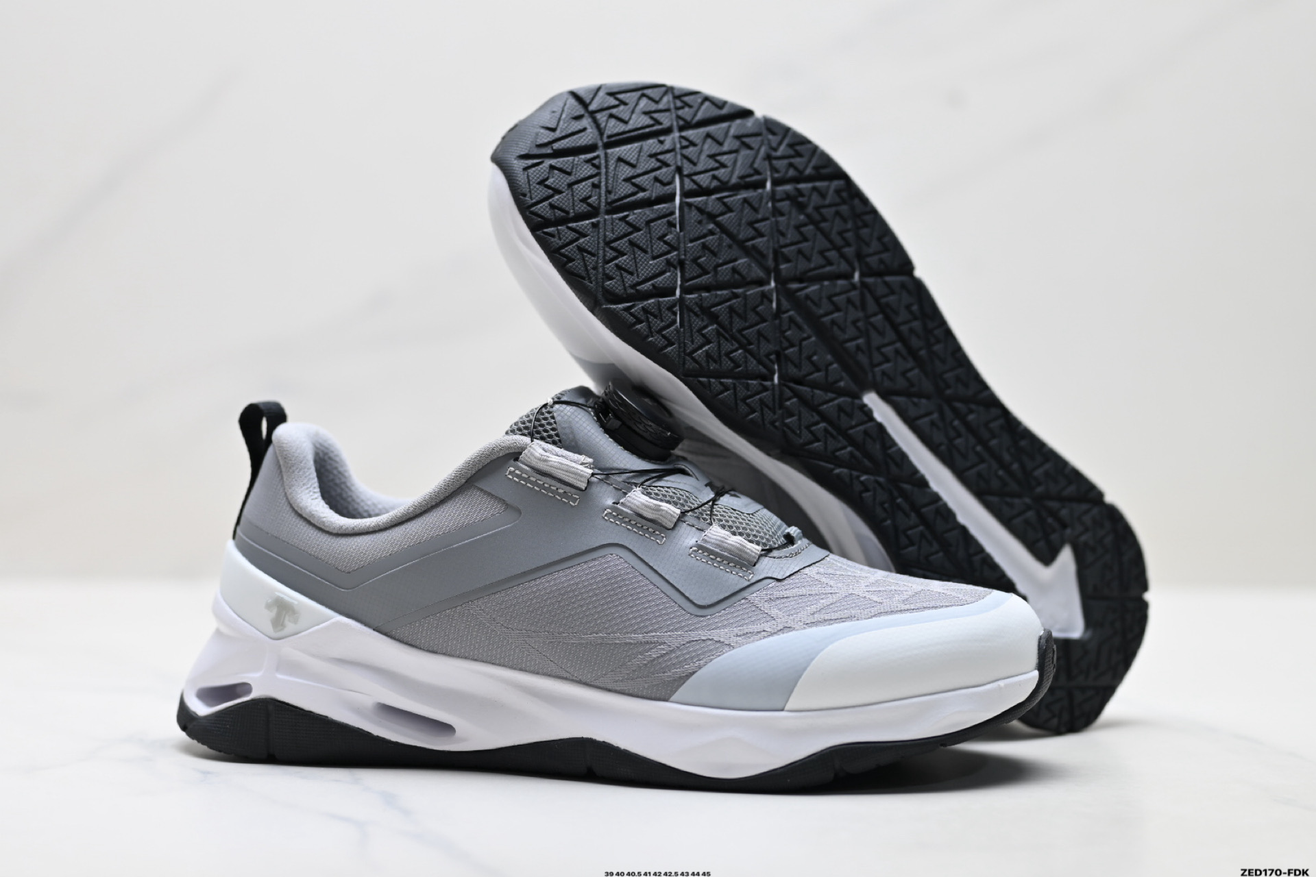 迪桑特DESCENTE CIRCUIT LTR WIRE 2.0 舒适百搭防滑耐磨 低帮 休闲跑步鞋 D5331TCT07-Top High Quatity Cheap Sneakers Fashion Clothing Clothes Bags handbags Shoes of all Brand wholesale With The best Quality And Beautiful Price from China Factory Chinese suppliers wholesaler seller 迪桑特DESCENTE CIRCUIT LTR WIRE 2.0 舒适百搭防滑耐磨 低帮 休闲跑步鞋 D5331TCT07